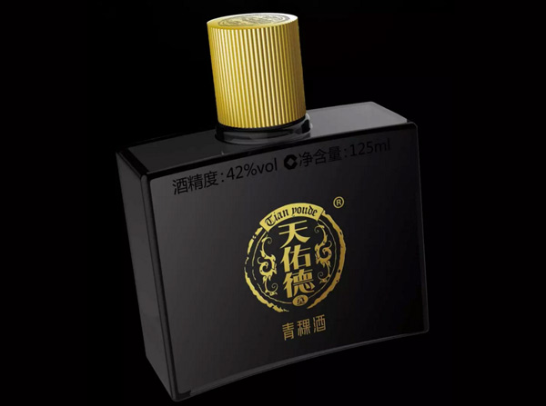 天佑德酒获得外观设计专利授权：“包装套装（天佑德人参泡酒料）”