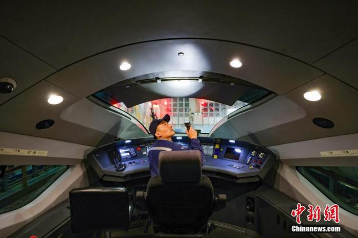 人保服务 ,拥有“如意行”驾乘险，出行更顺畅！_2025年医疗旅游行业供需分析及政策分析