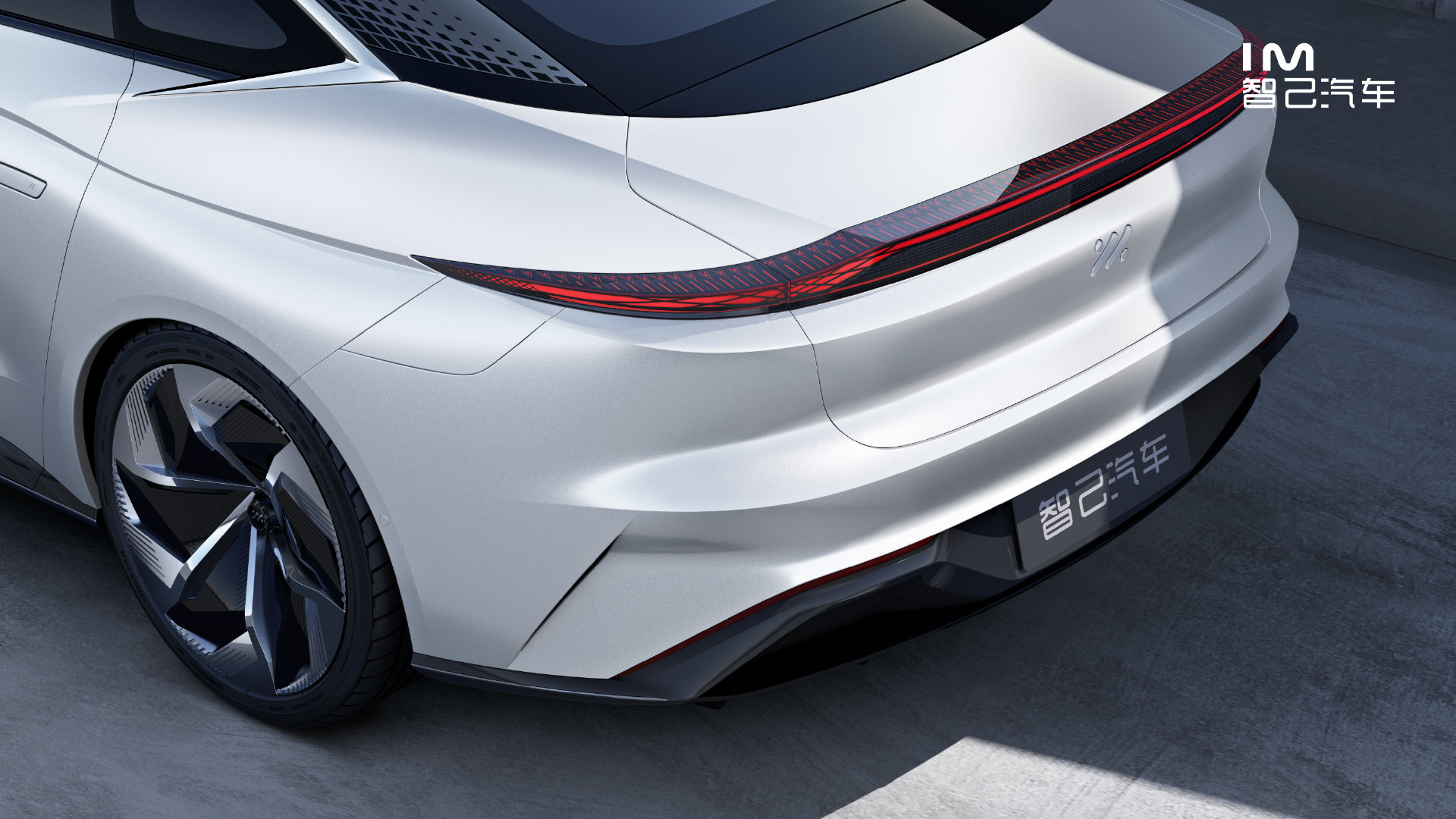 人保车险   品牌优势——快速了解燃油汽车车险,人保护你周全_2025年和田玉首饰行业市场形势分析及投资风险研究