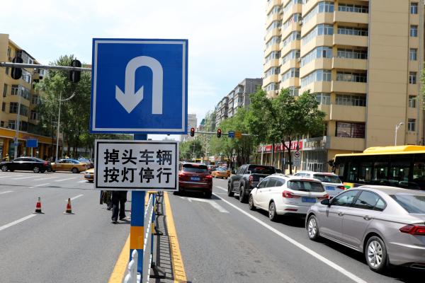 人保伴您前行,拥有“如意行”驾乘险，出行更顺畅！_女性护理行业市场深度分析报告：未来AI健康管家覆盖1亿女性用户