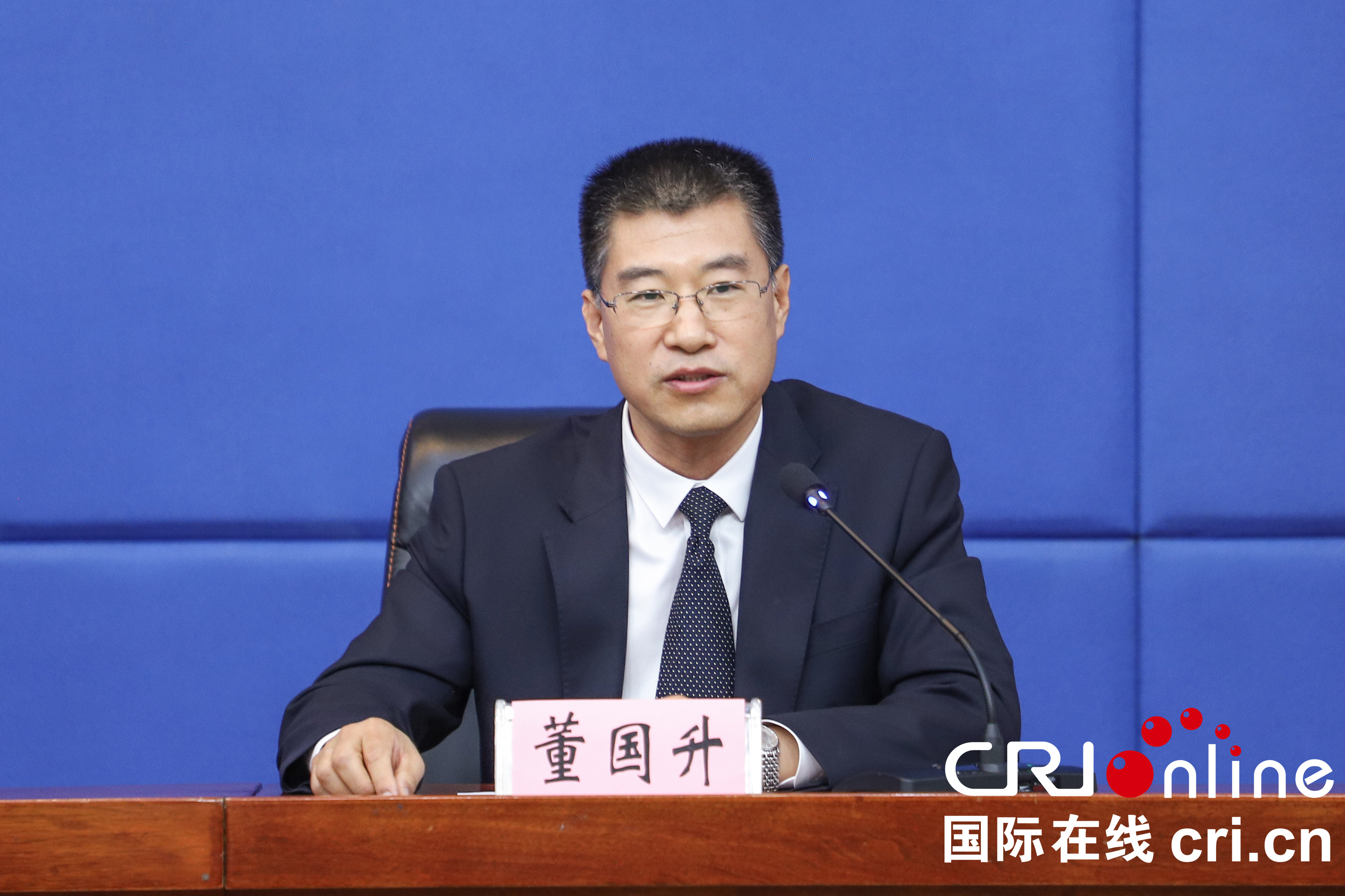 保险有温度,人保财险政银保 _2025年集成电路行业现状与发展趋势分析