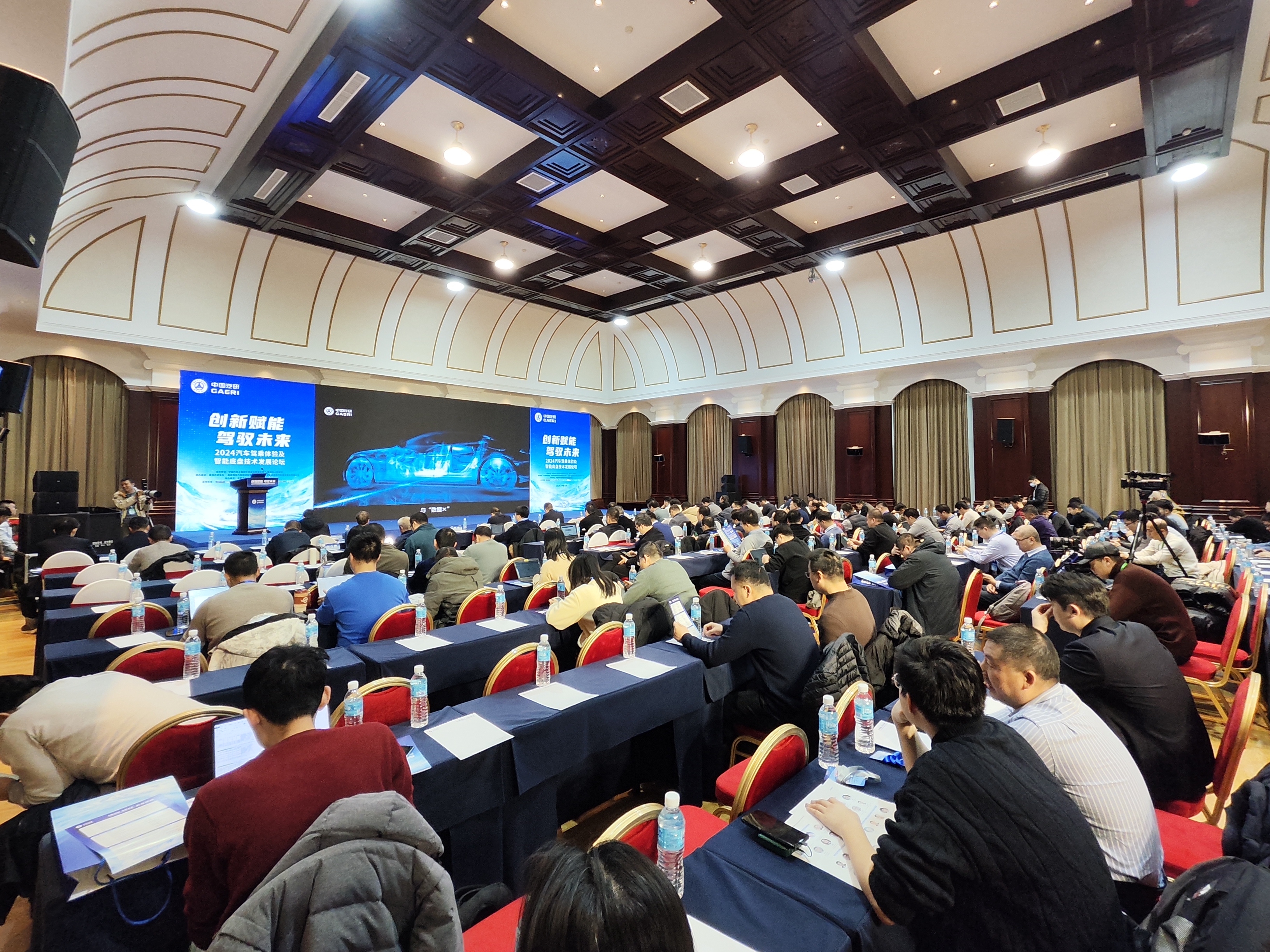 人保财险政银保 ,拥有“如意行”驾乘险，出行更顺畅！_2024年中国医药产业发展现状、竞争格局及未来发展趋势与前景分析