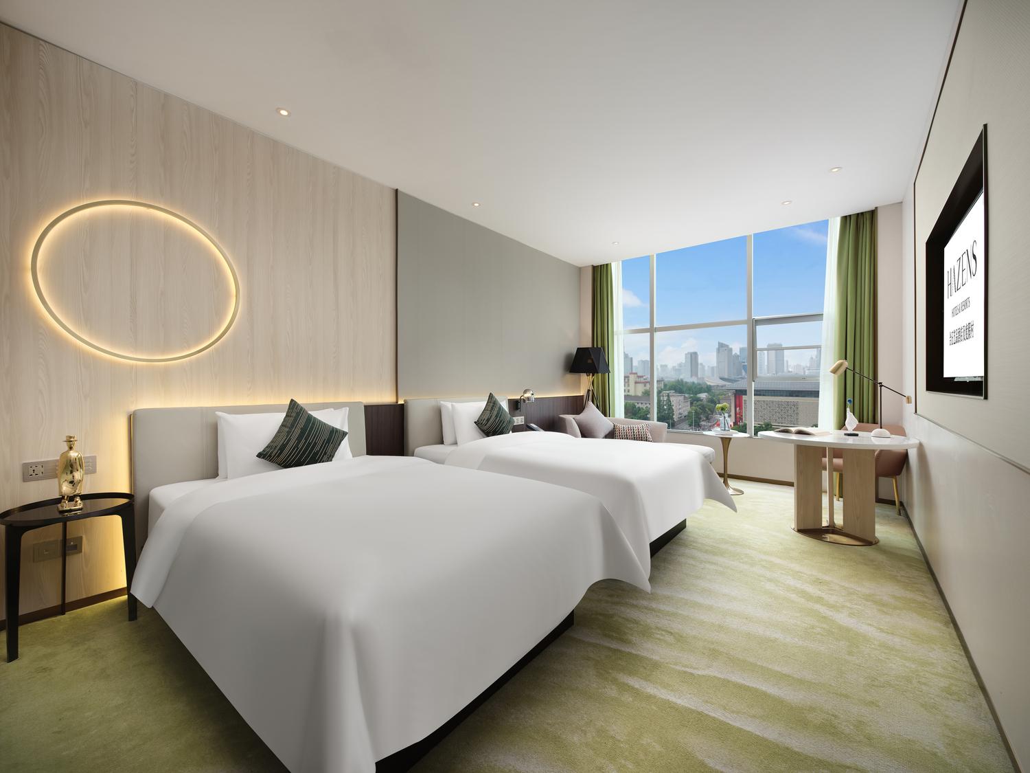 拥有“如意行”驾乘险，出行更顺畅！,人保护你周全_2025年现代时尚行业全景调研及发展趋势预测