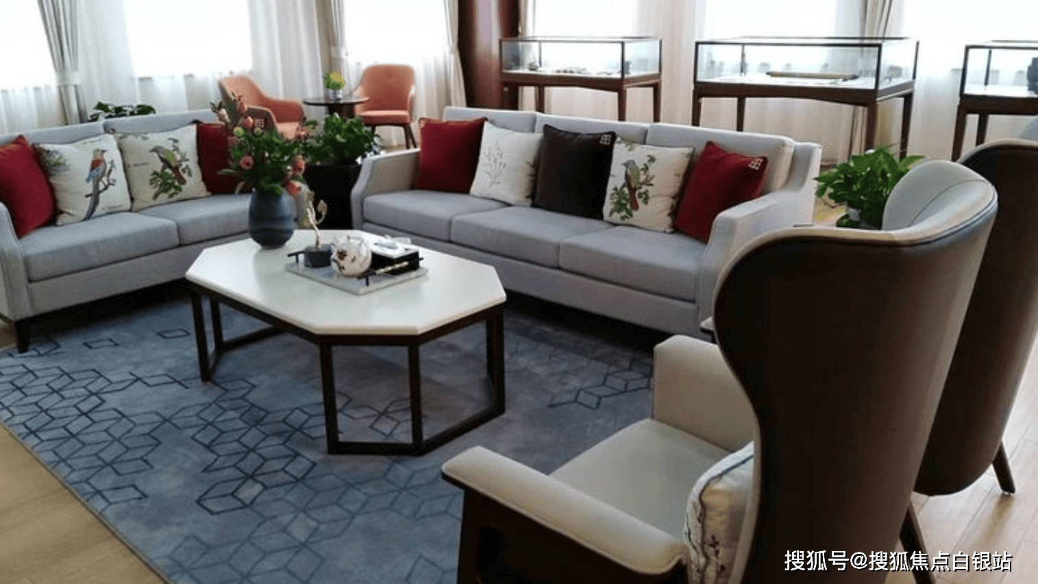 2025中国餐桌餐椅行业：个性化与定制化服务成主流_拥有“如意行”驾乘险，出行更顺畅！,人保有温度