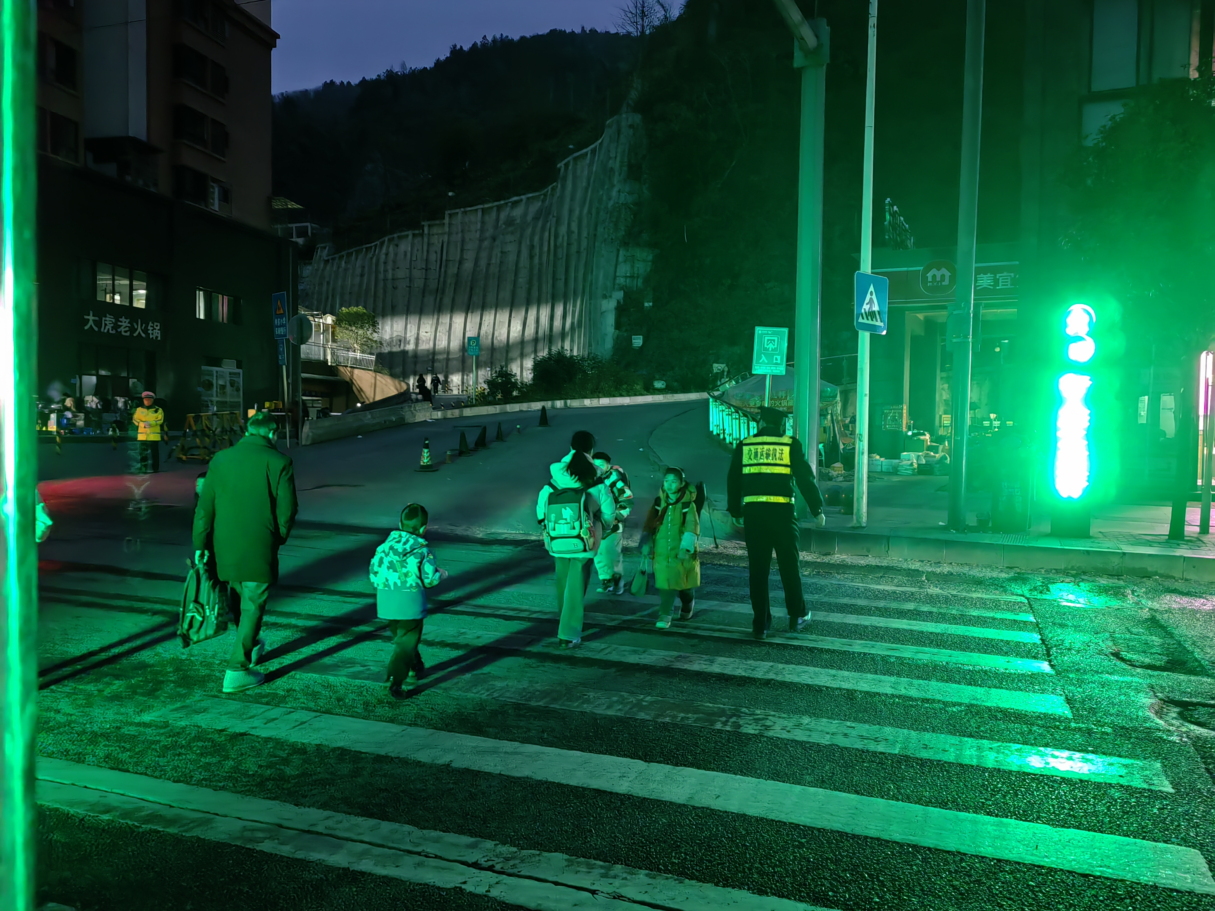 人保伴您前行,拥有“如意行”驾乘险，出行更顺畅！_2025中国乙烯行业：正在经历“三重新平衡”