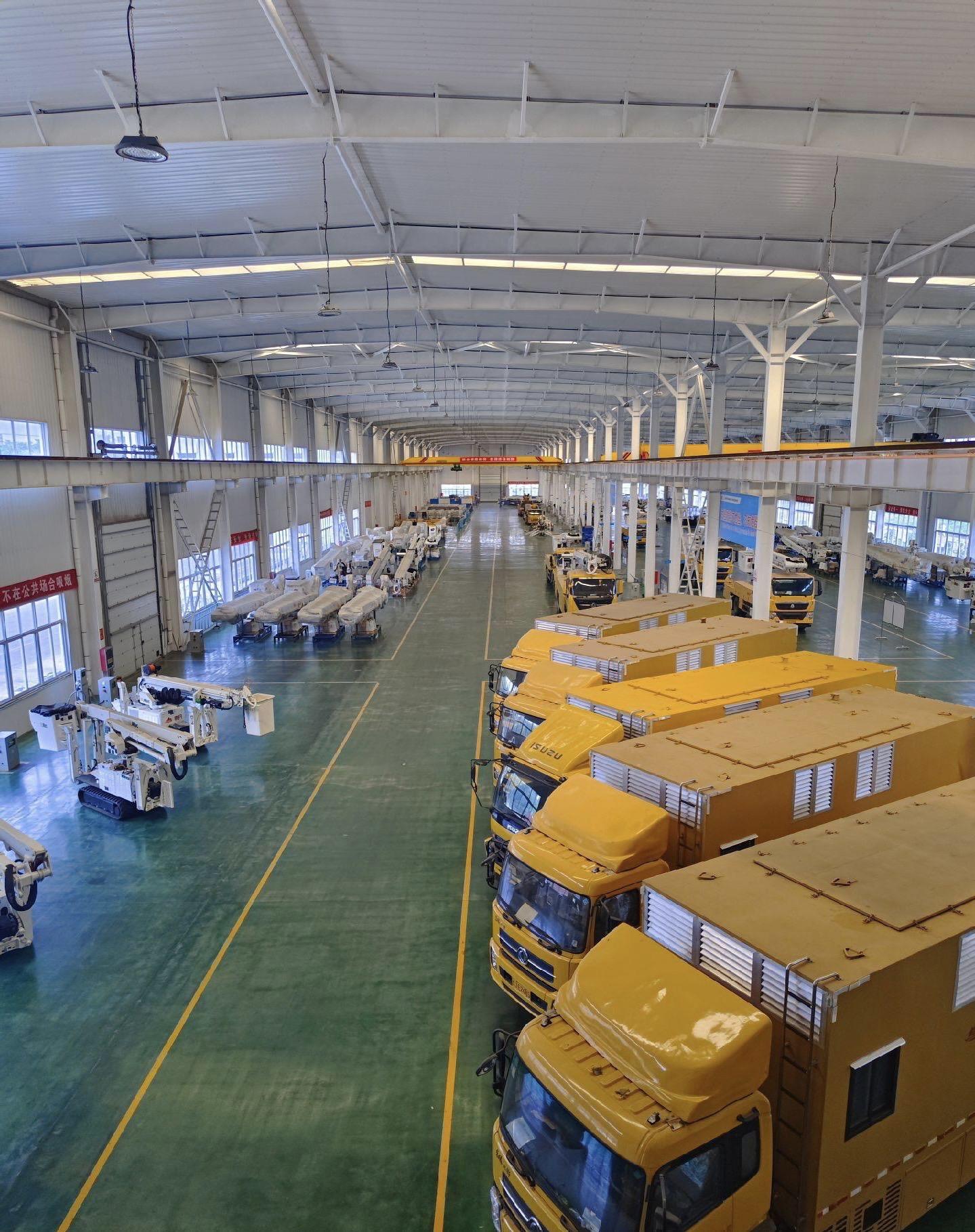 人保伴您前行,人保车险_2025年中国液罐车行业：环保政策推动，新能源液罐车占比超45%