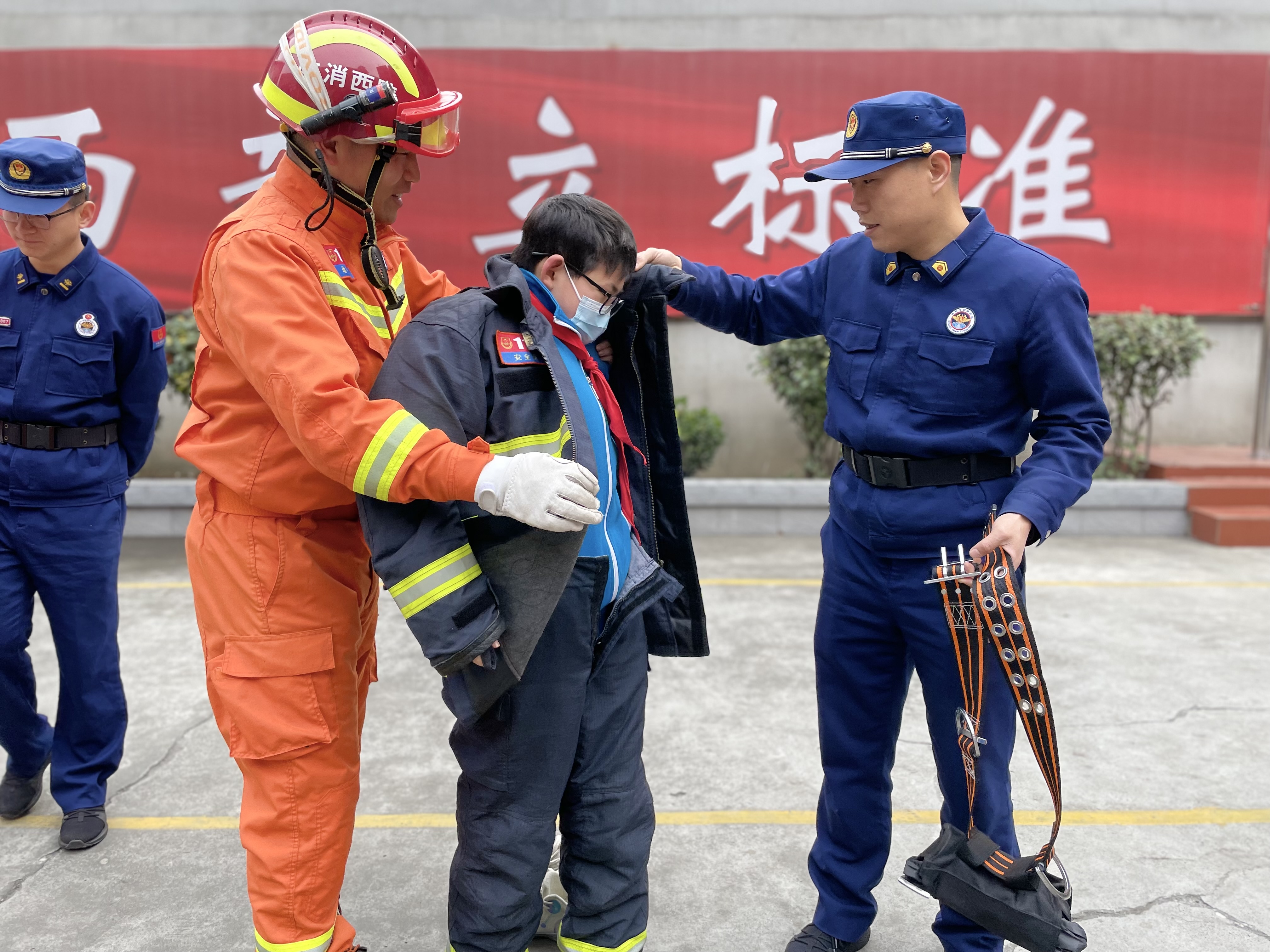 2025年研学旅行行业市场突破2132亿元：政策与需求的双轮驱动_人保伴您前行,人保护你周全