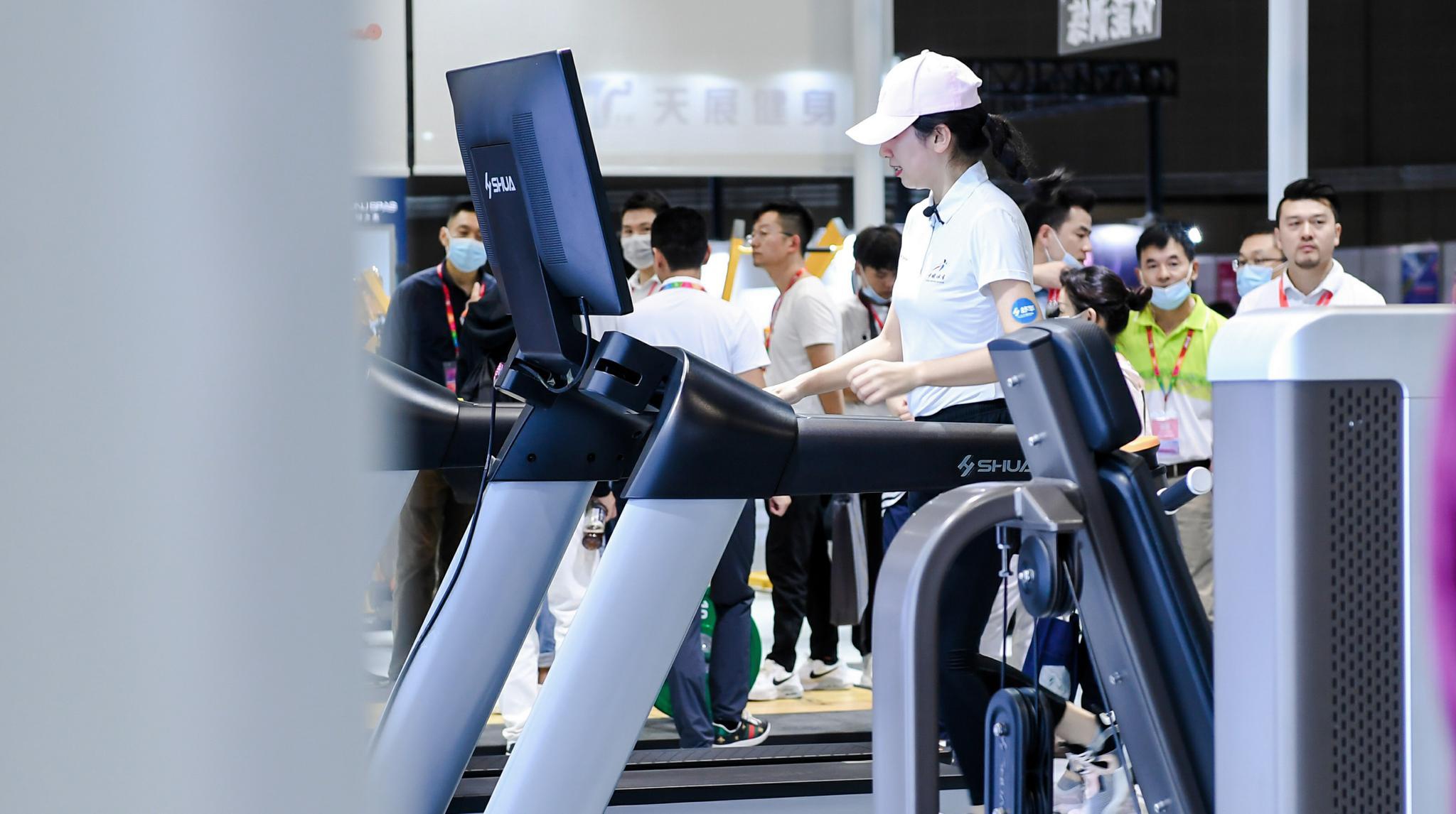 人保服务,人保财险政银保 _智能体育装备行业现状与发展趋势分析2025