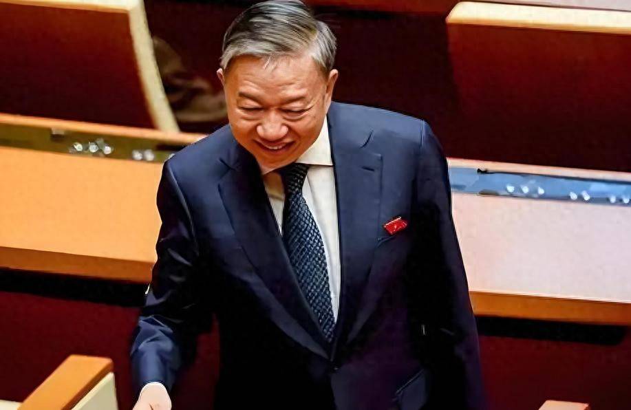 刷屏！头部公募这个动作，释放出什么信号？