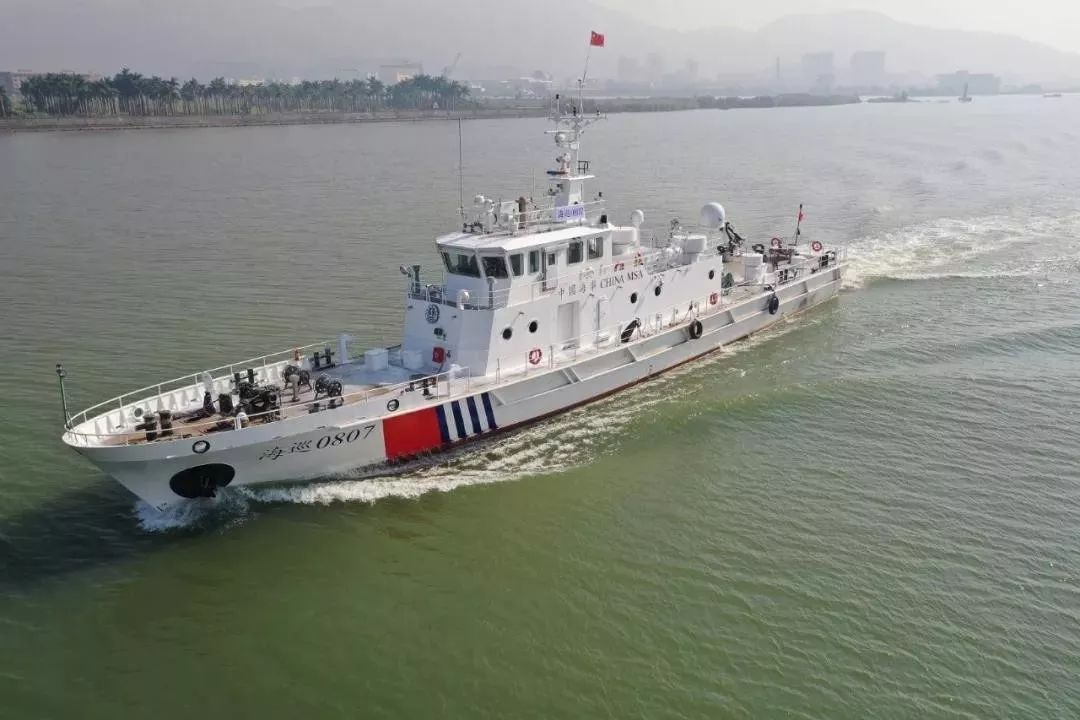 交通救捞首批船艇、航空器功勋标识启用