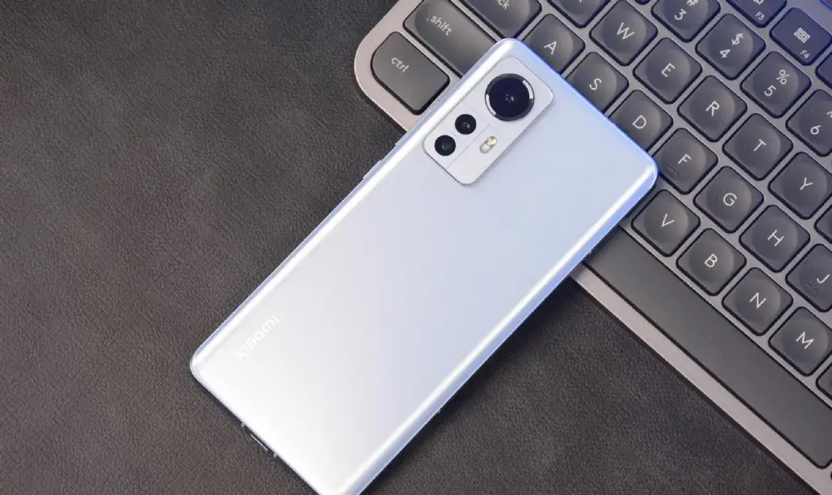 小米凶猛 追击苹果