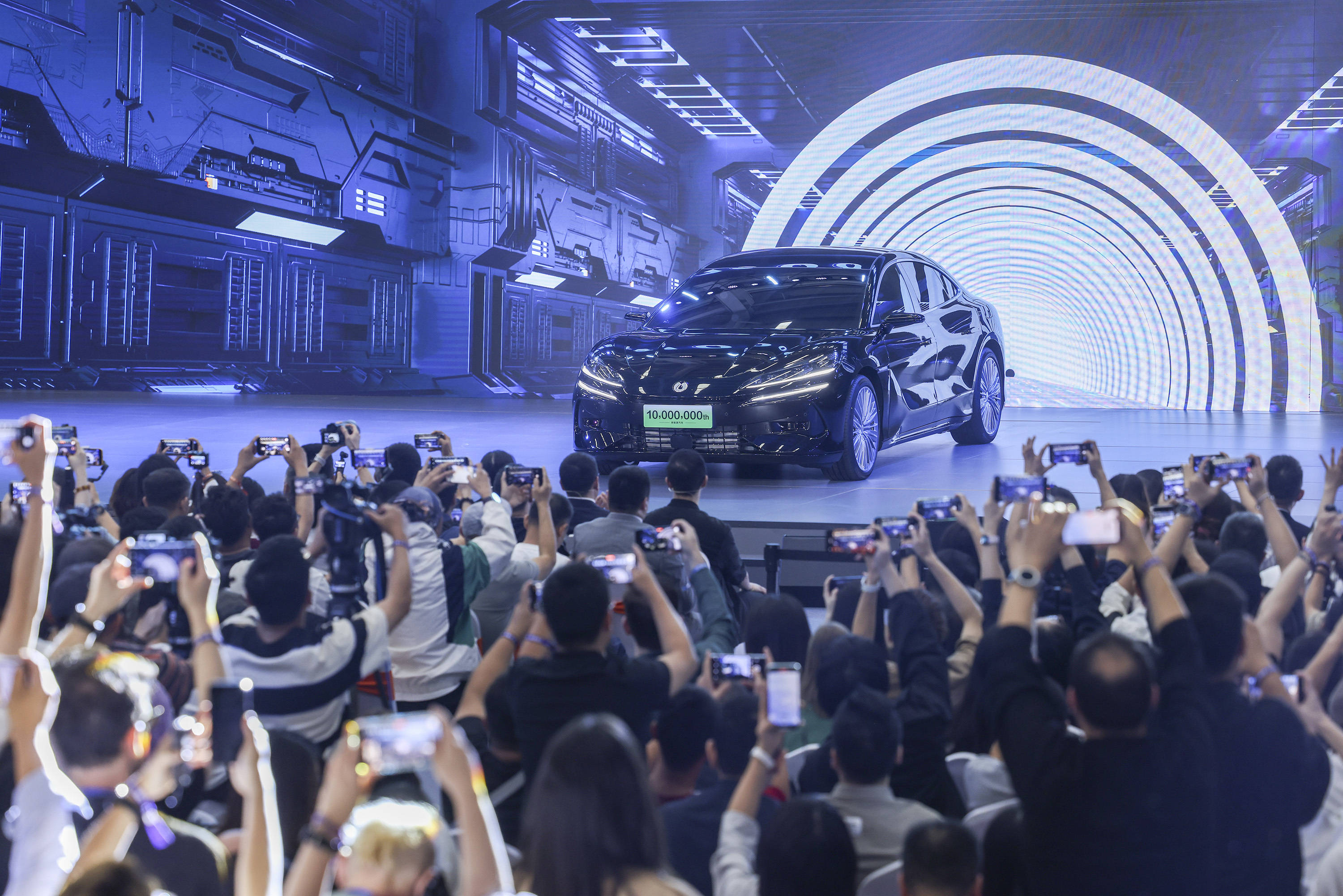 上汽上半年营收近3000亿，自主占比过六成