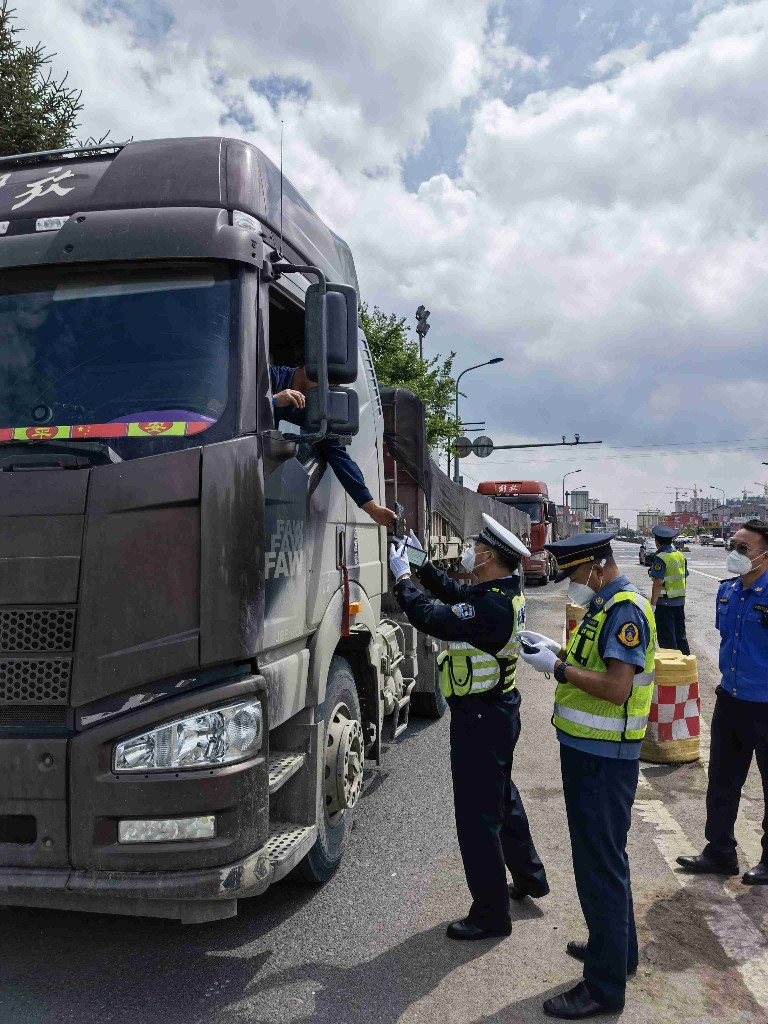 精准打击非法营运 江西锁定886台高频违法车辆