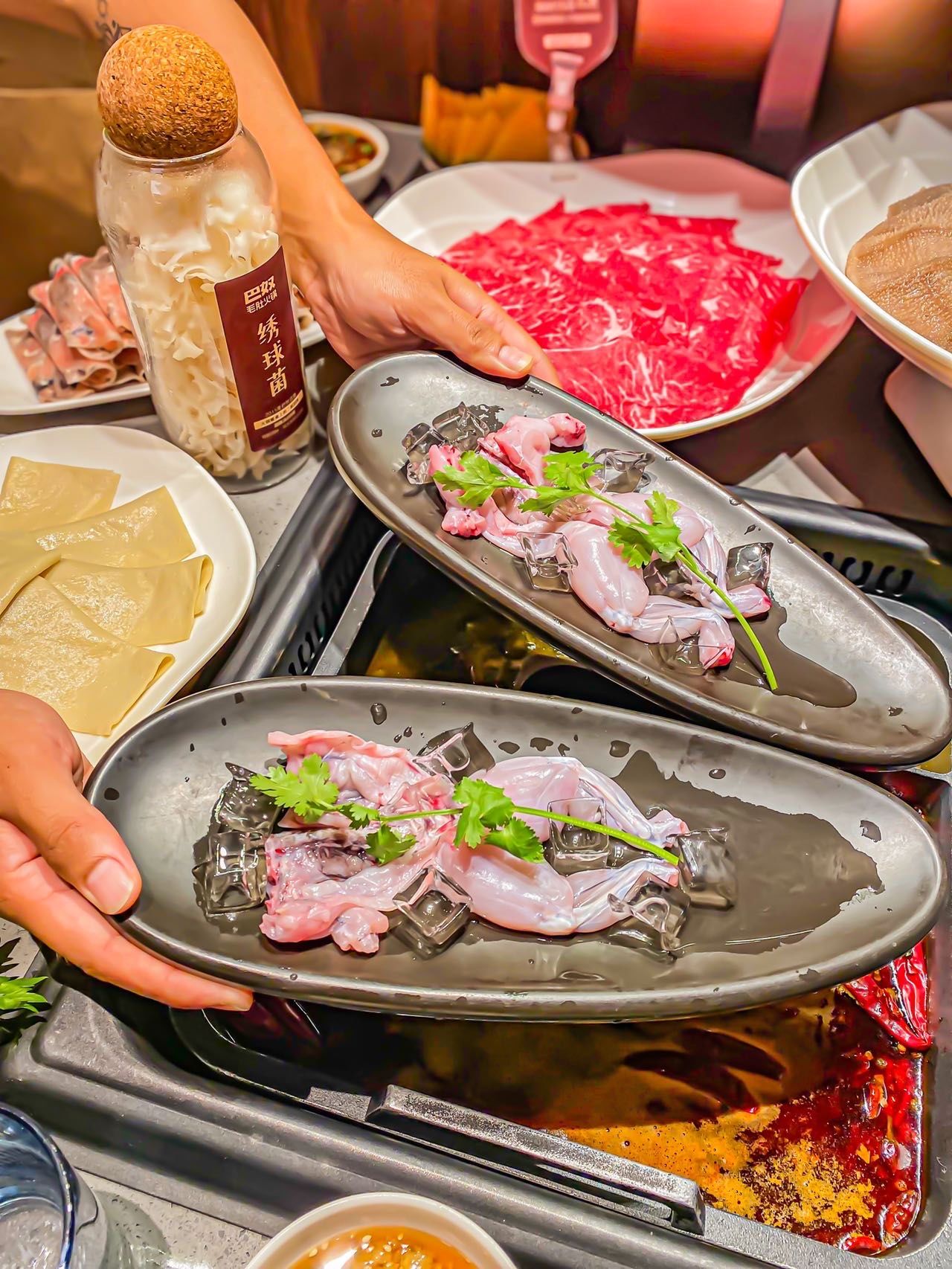 港湾周评|全职员工不到2000名，巴奴兼职与外包近万名