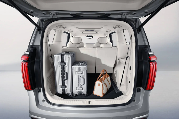 魏牌借MPV推进品牌向上，高山7亮相成都车展