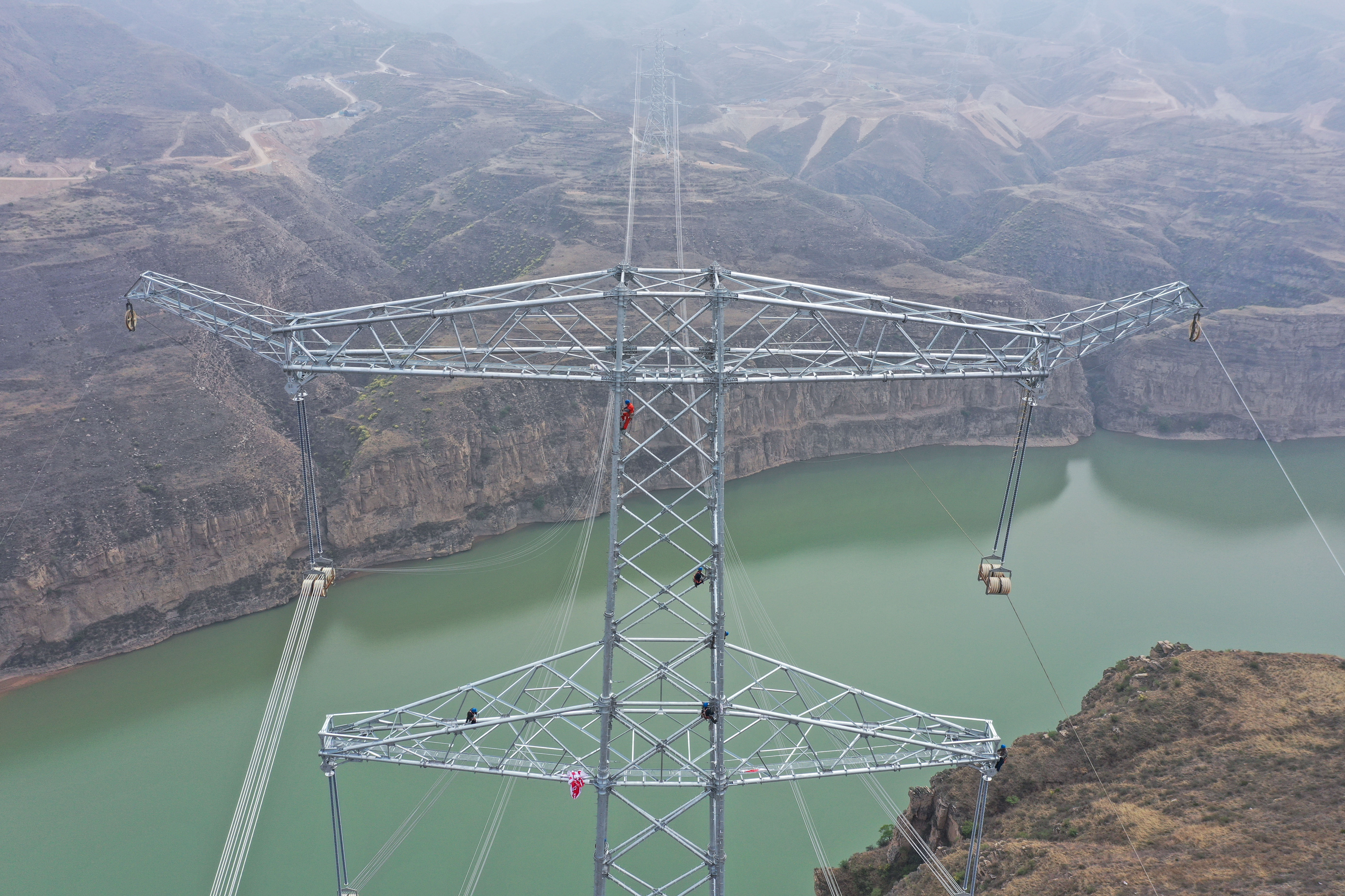 许继电气获得发明专利授权：“适用于特高压柔性直流输电系统的耗能装置及故障控制方法”
