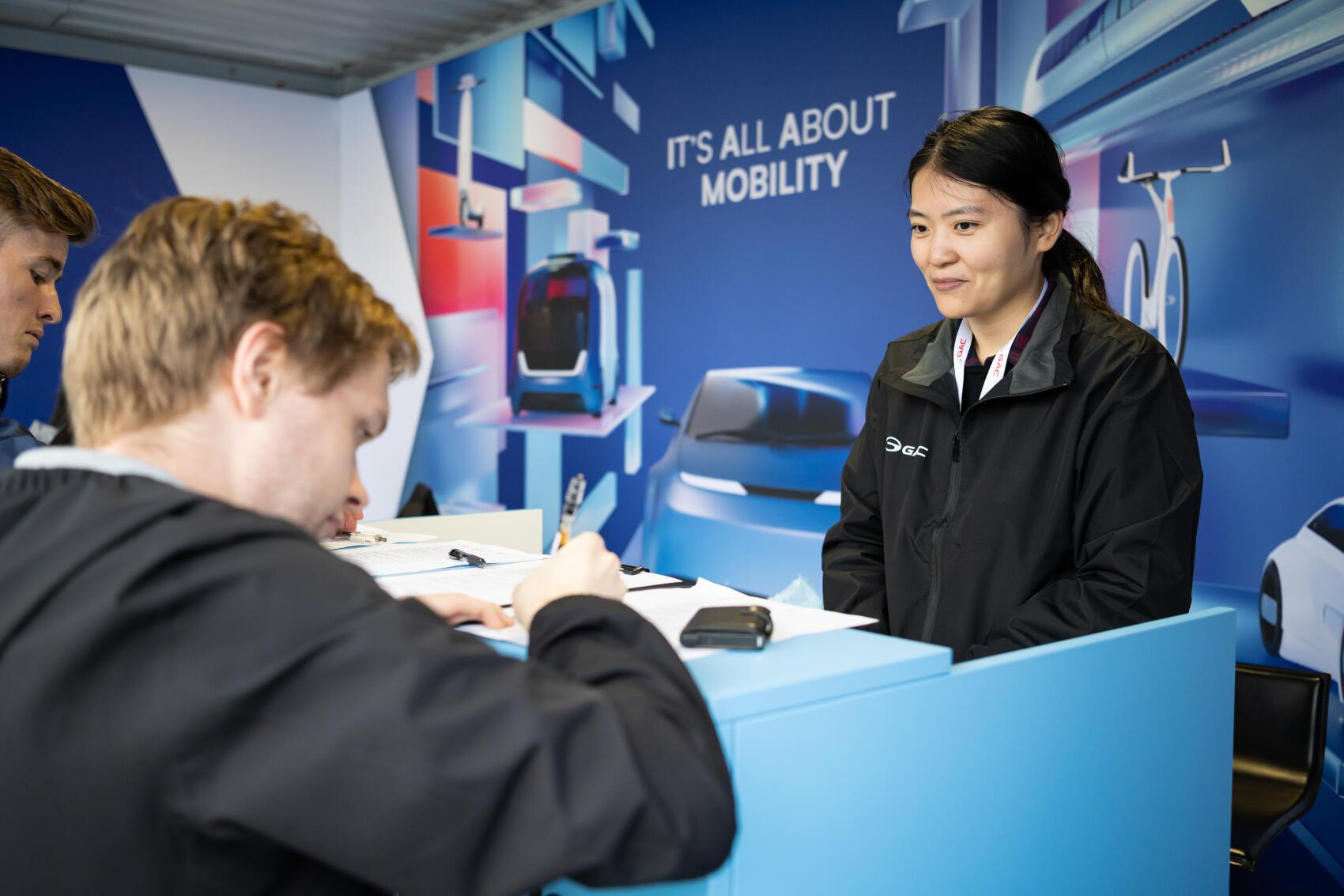 德国汽车工业协会主席：德中汽车产业合作“1+1>2”