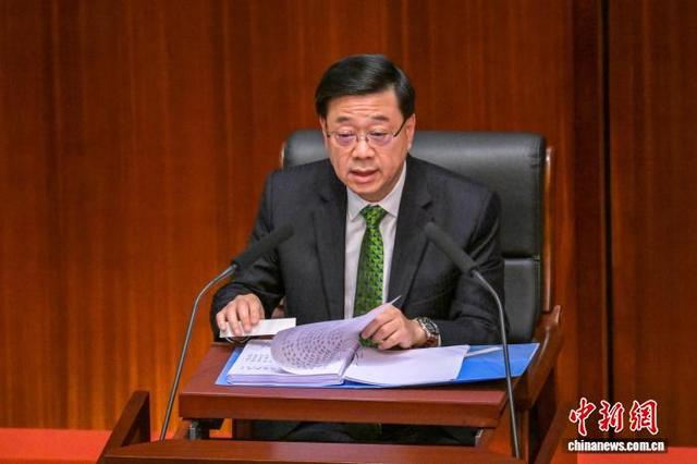 李家超：加速自动驾驶在香港发展，今年批出三个测试区域