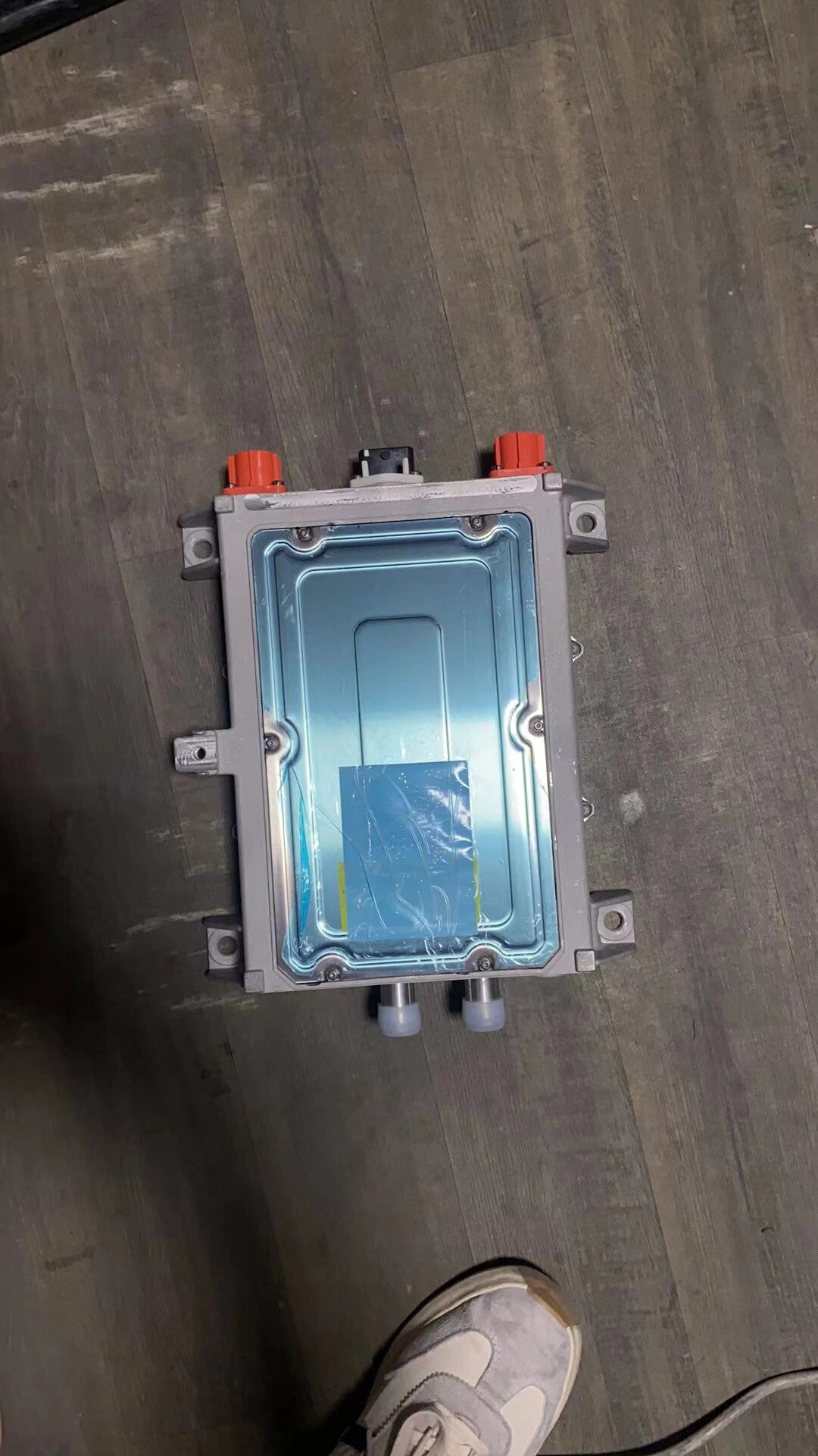 威迈斯获得发明专利授权：“一种用于OBC充电唤醒的双边沿触发电路”