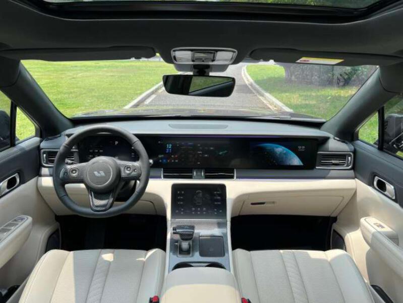 理想i6内饰官图首发：后排21.4英寸娱乐屏+零重力座椅