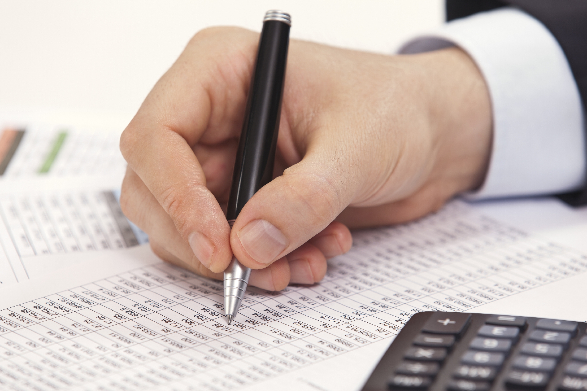 社会服务行业今日净流出资金8.72亿元,豆神教育等10股净流出资金超3000万元