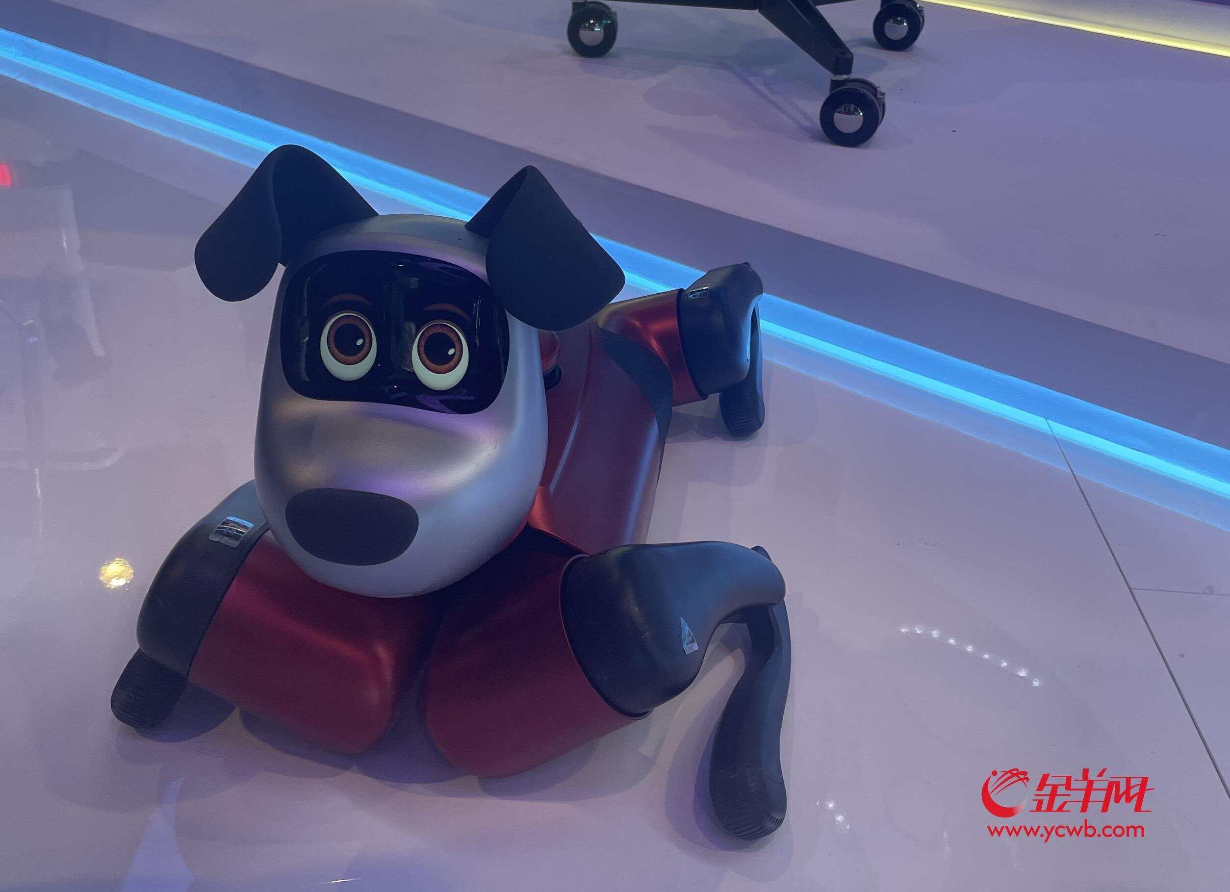 保险有温度,人保伴您前行_AI智能宠物机器狗行业：2025技术、需求与政策的三重共振