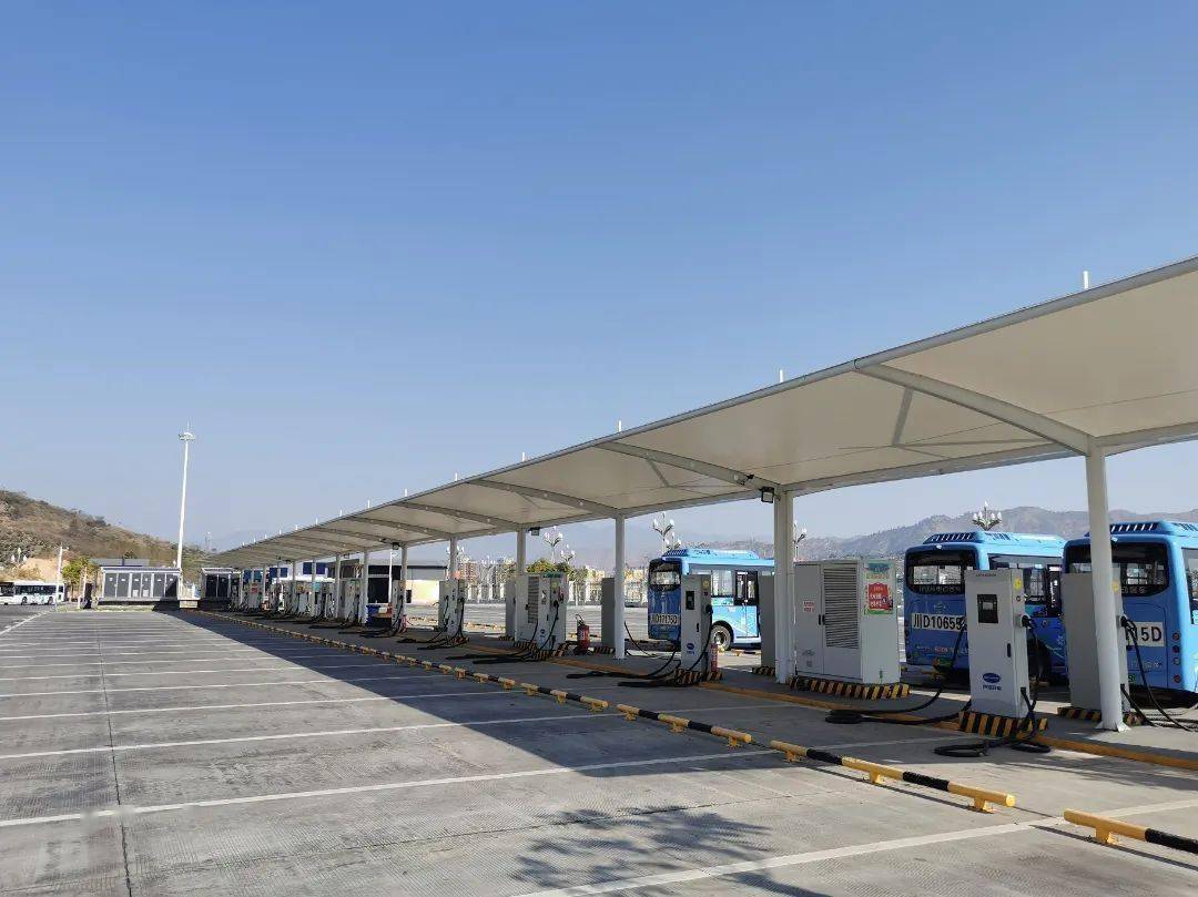 华泰证券：充电桩“三年倍增”行动方案出台 充电桩建设有望提速