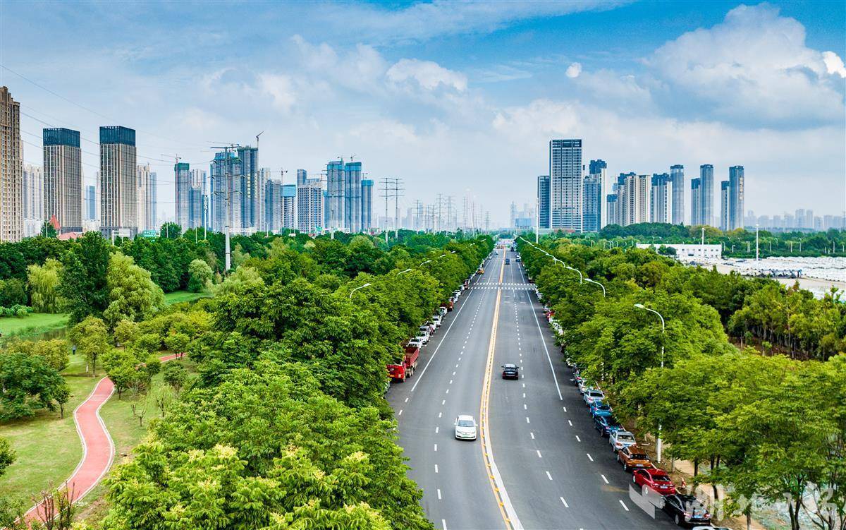 人保伴您前行,拥有“如意行”驾乘险，出行更顺畅！_2025年BB霜行业发展现状及未来趋势展望分析