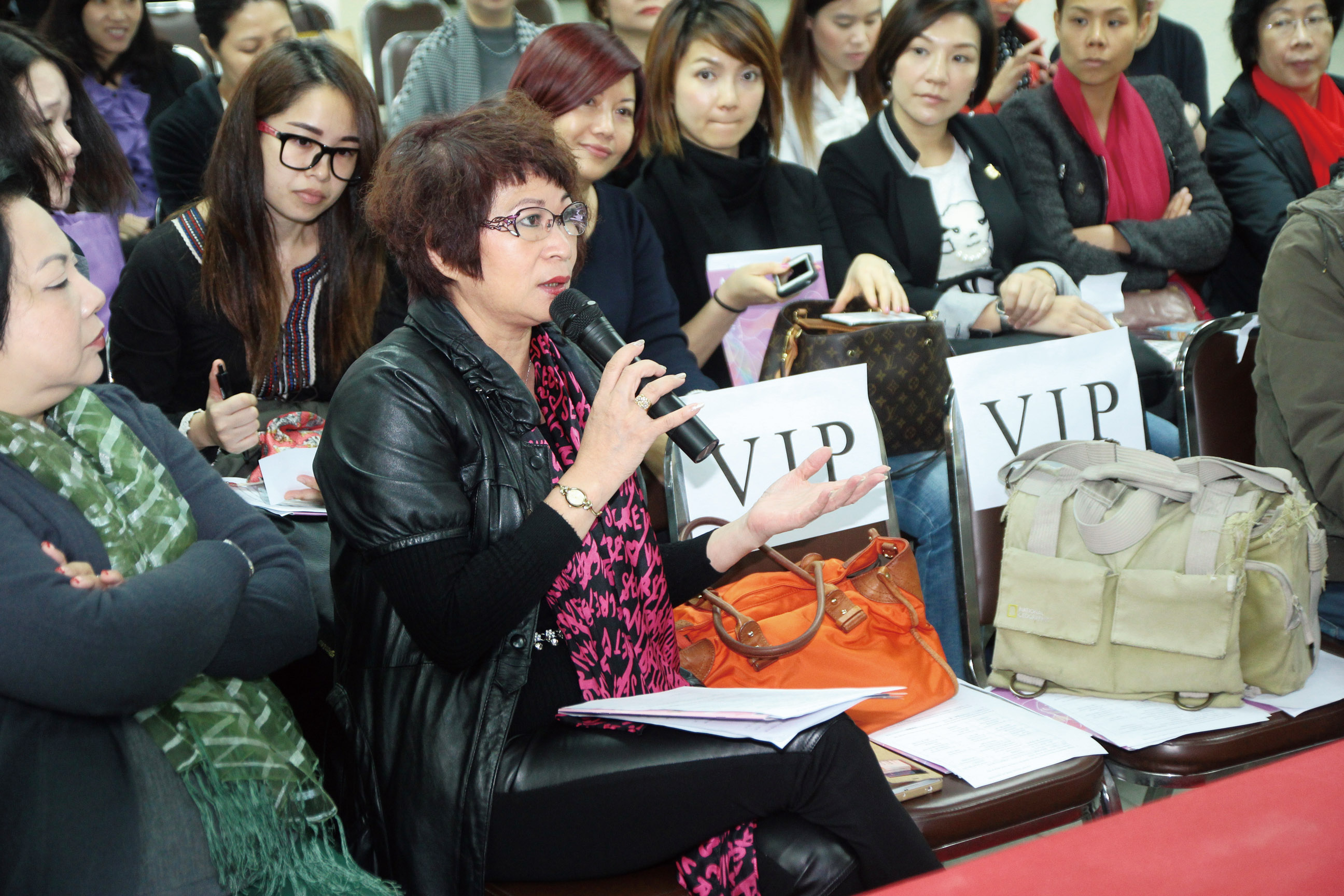 汉王科技公布国际专利申请：“胆甾显示器及其制造方法和驱动方法”