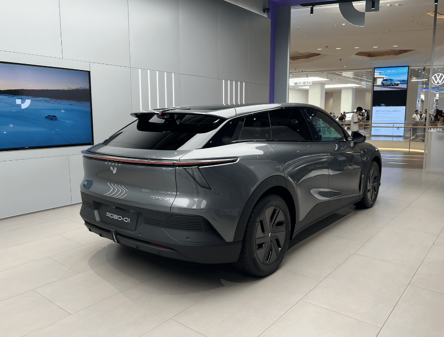 “极蛙”机器人在北极成功“探冰”