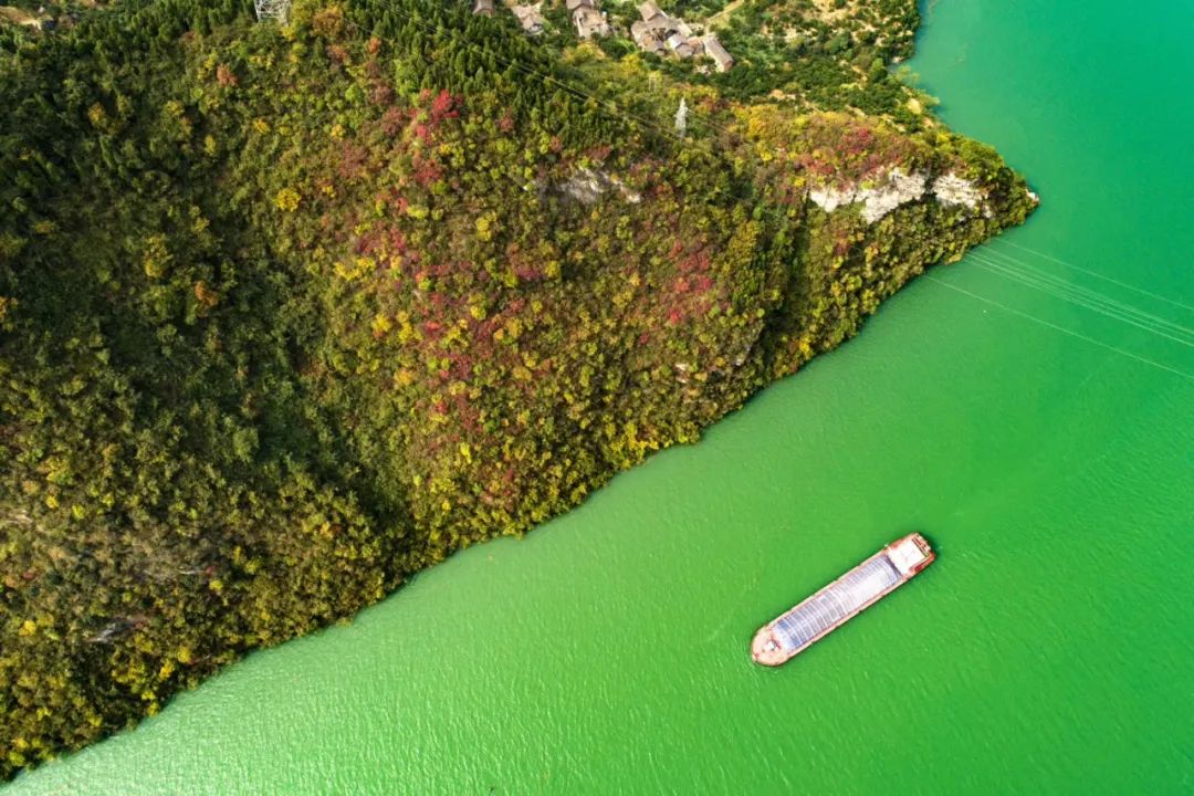 绿色智能船舶动力系统重大升级，712所新一代船用集装箱式移动电源批量交付