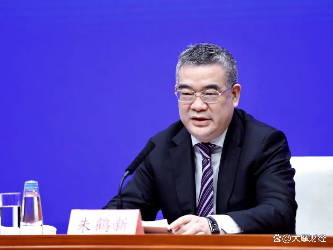 房地产不良见顶回落，零售风险接棒，银行如何迎接下一场大考？