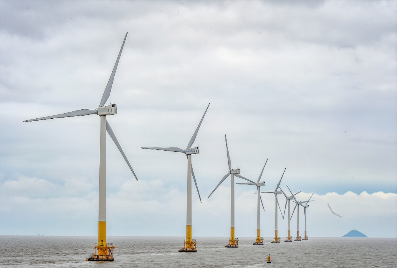 风电产业迎政策利好，电气风电大涨超14%