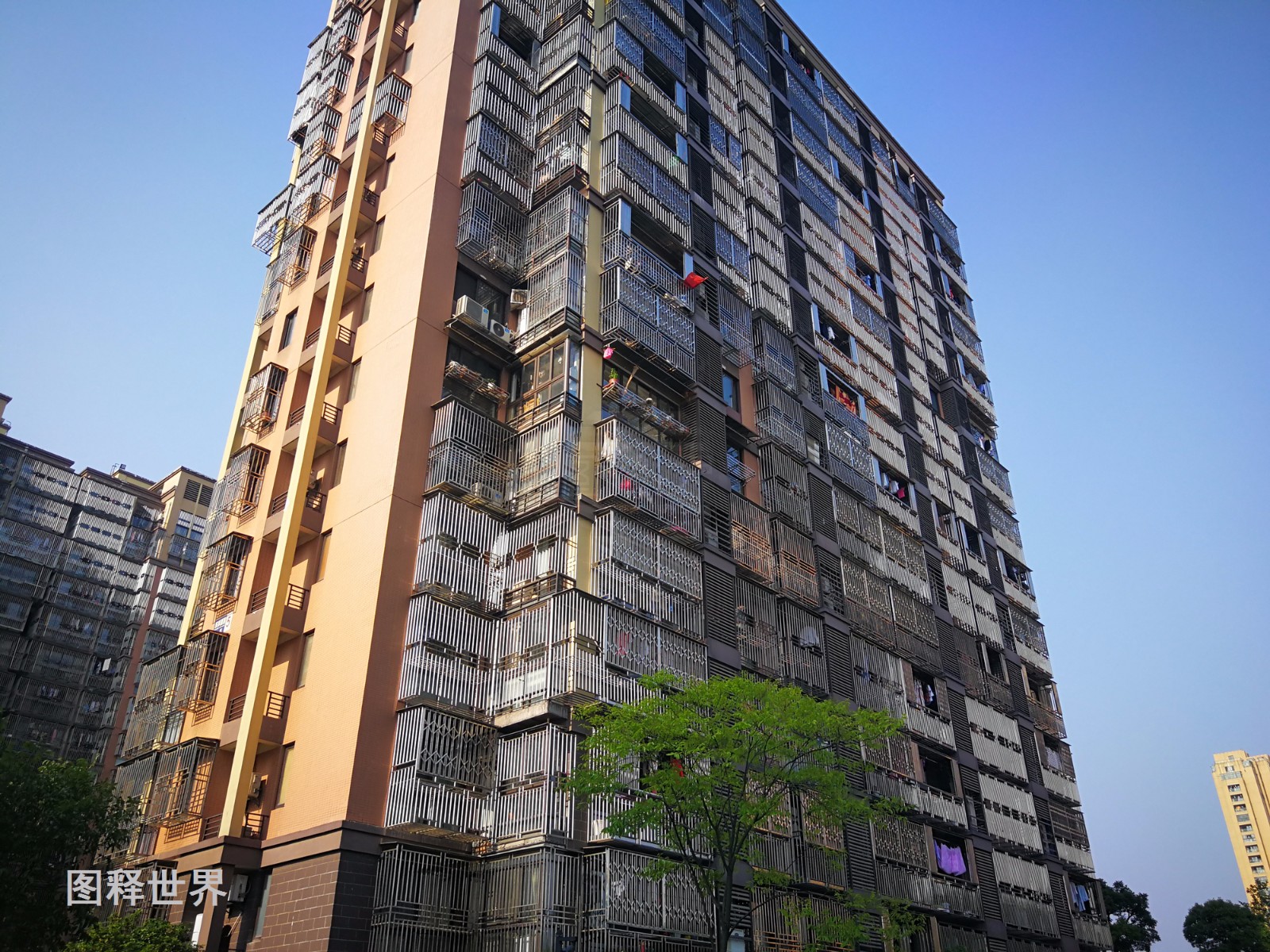 海得控制：截至2025年10月20日股东人数为57,821户