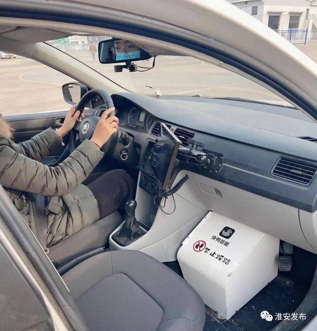 新“职”所向丨机器人的“教练员”