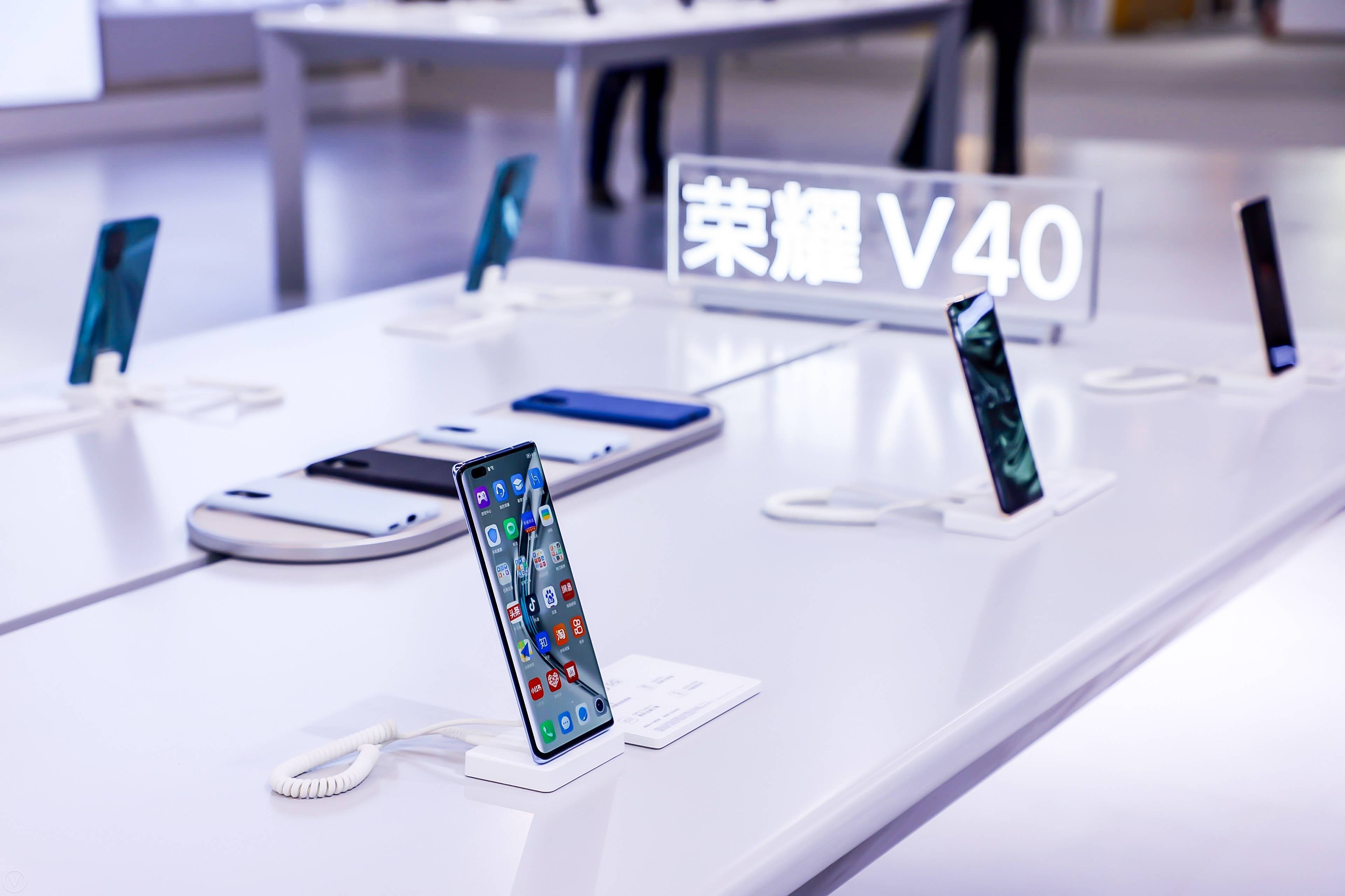 从深圳到全球：荣耀以“开放共创”驱动品牌全球化