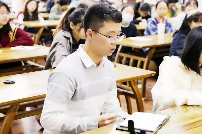 手握年报的审计师，竟然违规买卖这只股票！警示函来了