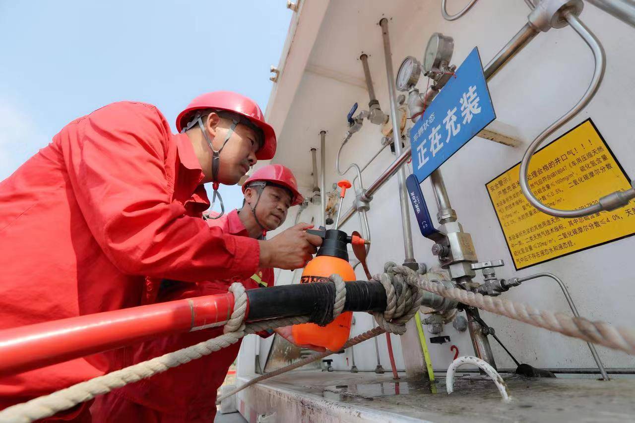 中国石油获得发明专利授权：“油井分采对接装置”