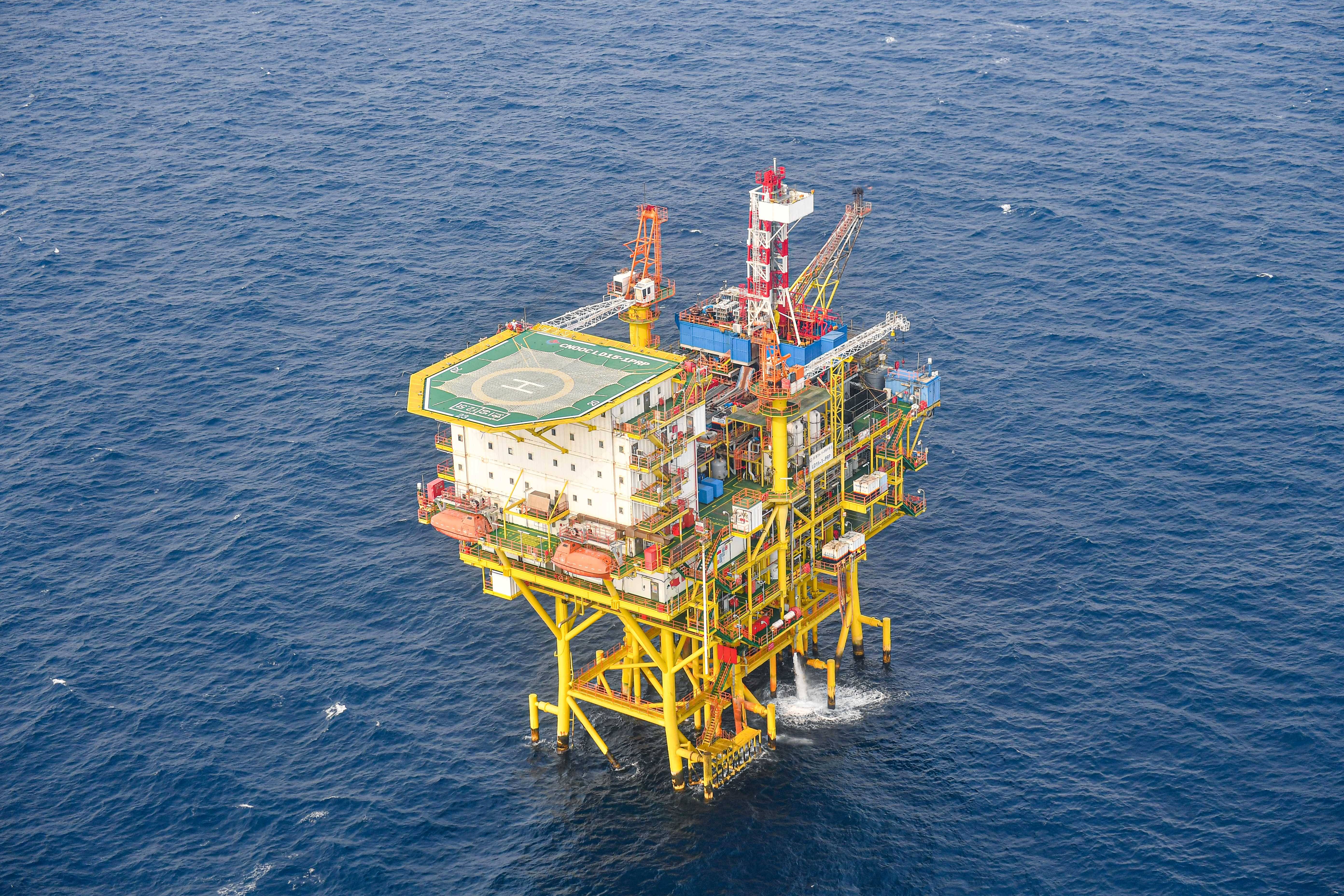 中国海油11月24日大宗交易成交6386.40万元