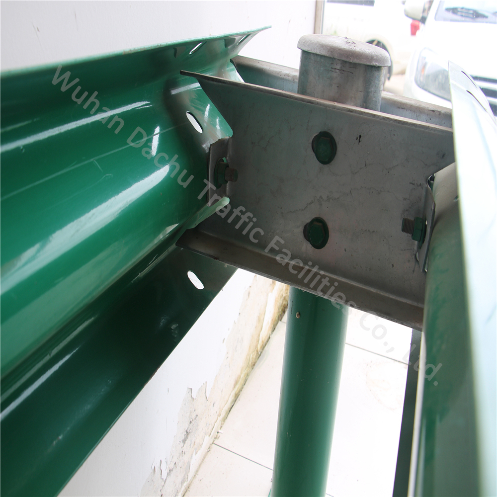 四川成渝获得实用新型专利授权：“一种高速公路运行安全防碰撞护栏”