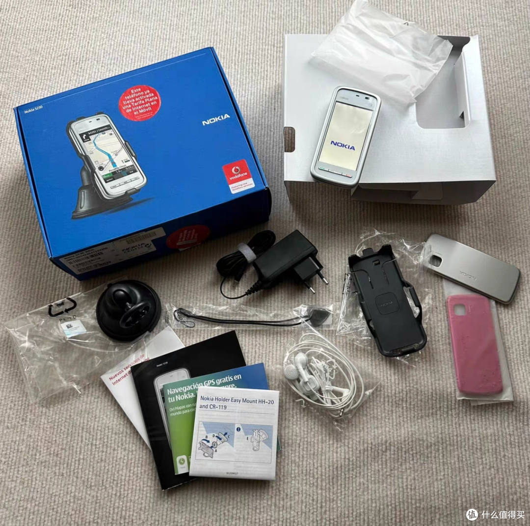 他设计的手机卖了1.5亿台 | 我们的四分之一世纪