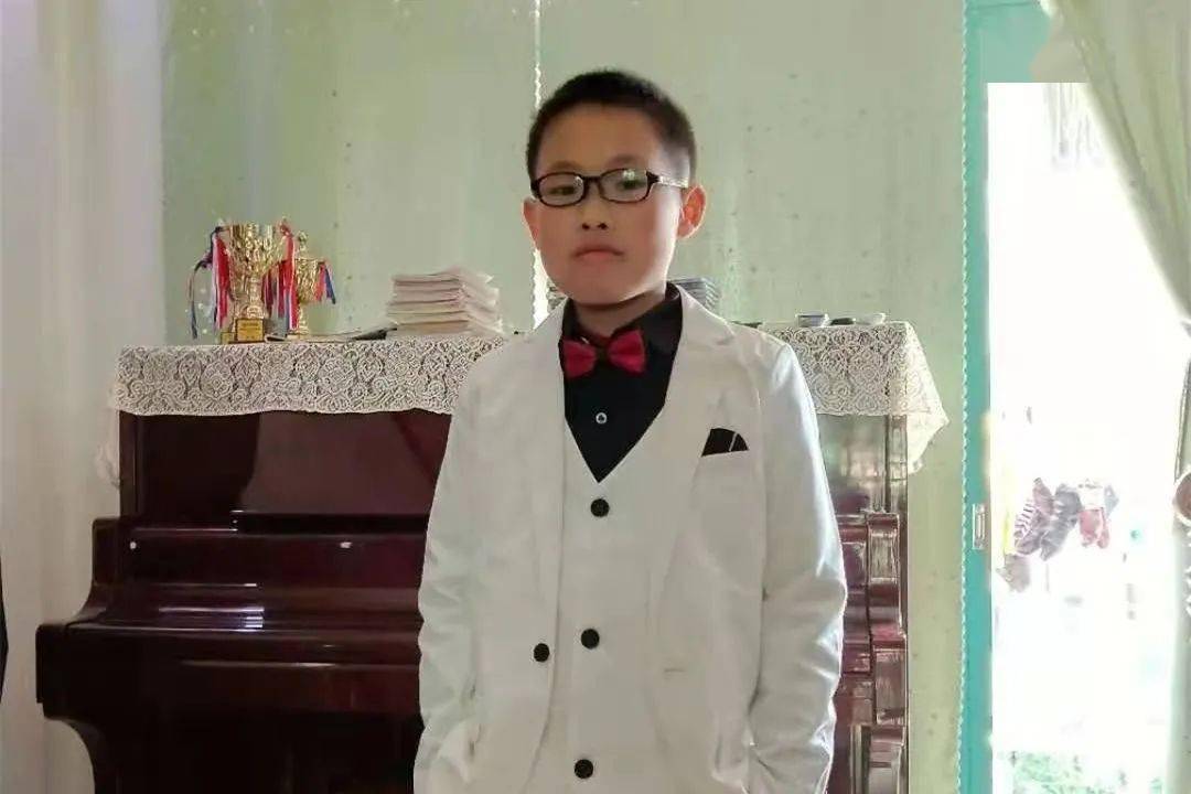 何墨池：穿梭于中西方的价值“摆渡者”｜我们的四分之一世纪