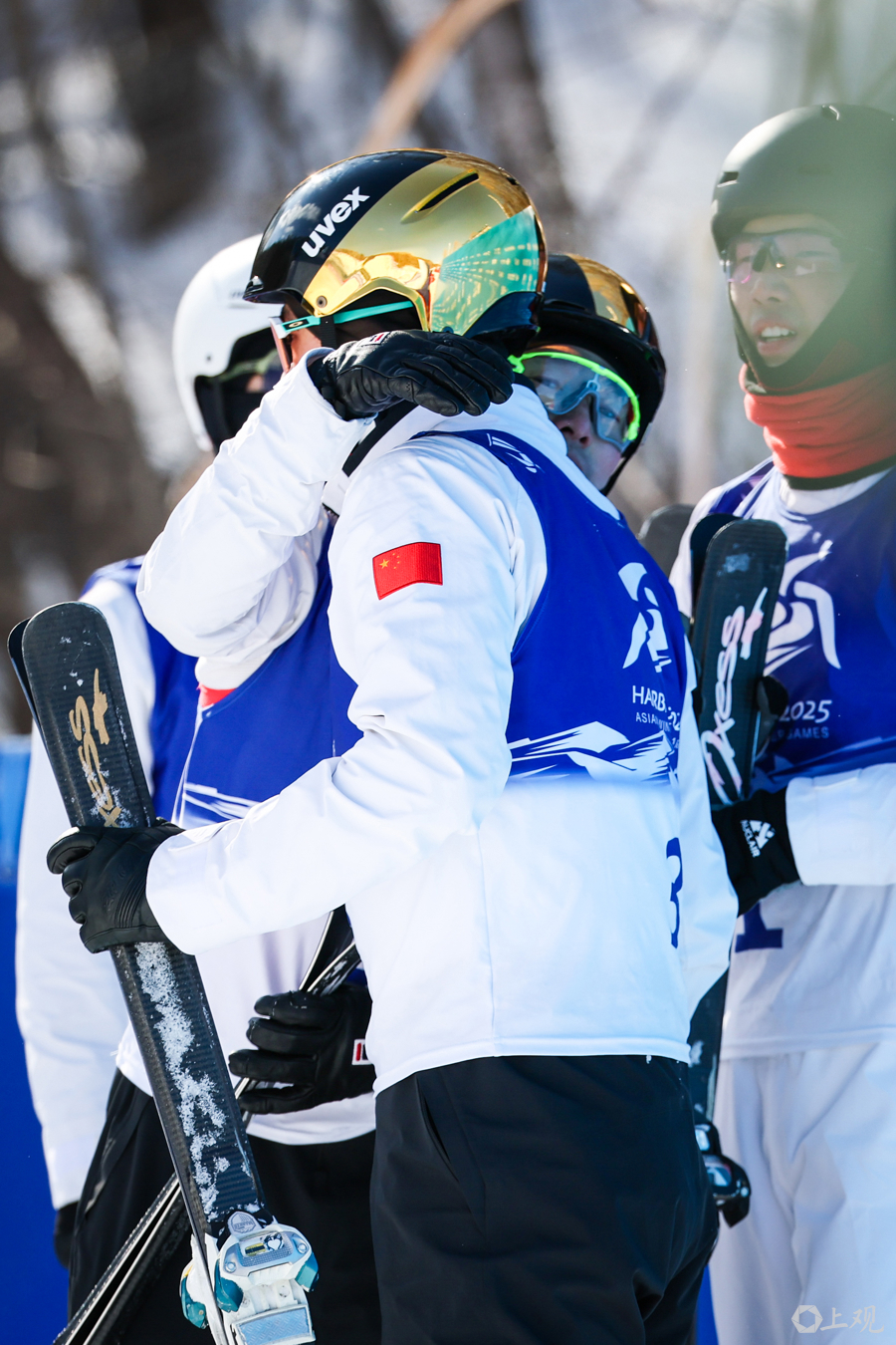 FILA发布自由式滑雪空中技巧国家队全新比赛服，助力中国健儿