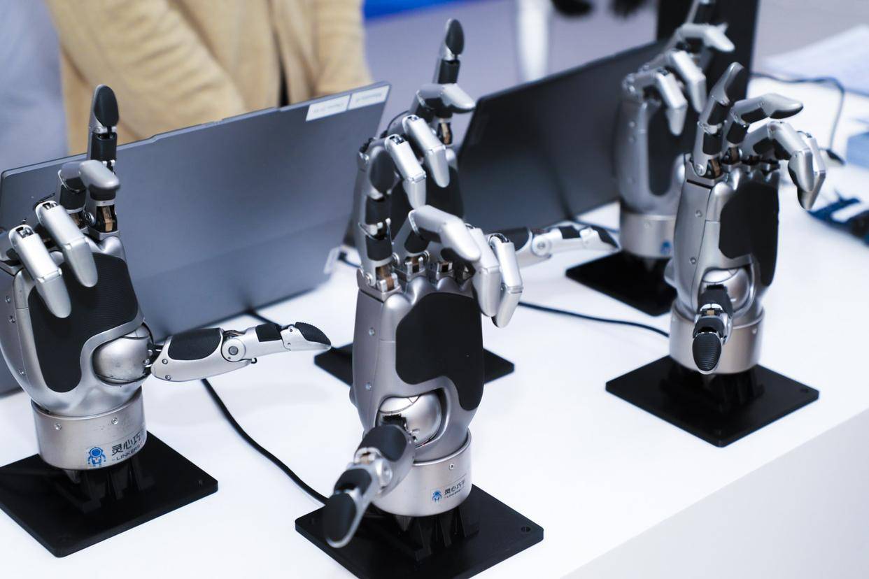 机器人：真空直驱机械手批量进入终端FAB厂量产应用