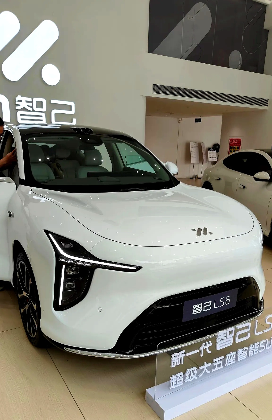 上海“十五五”规划建议:以软硬协同、数智驱动推动智能网联新能源汽车加快发展