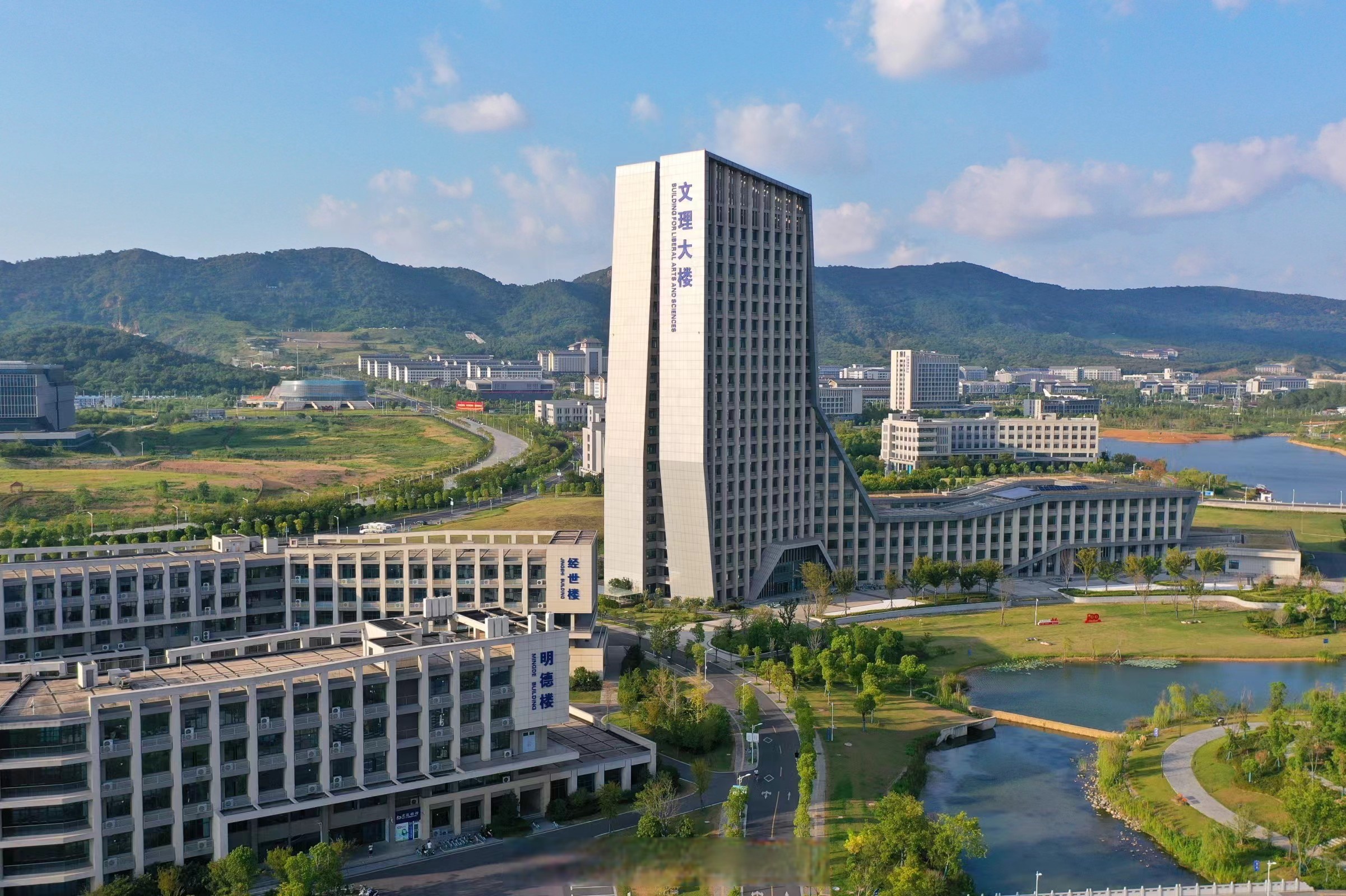 荣科科技：继续寻找储备合适的潜在标的