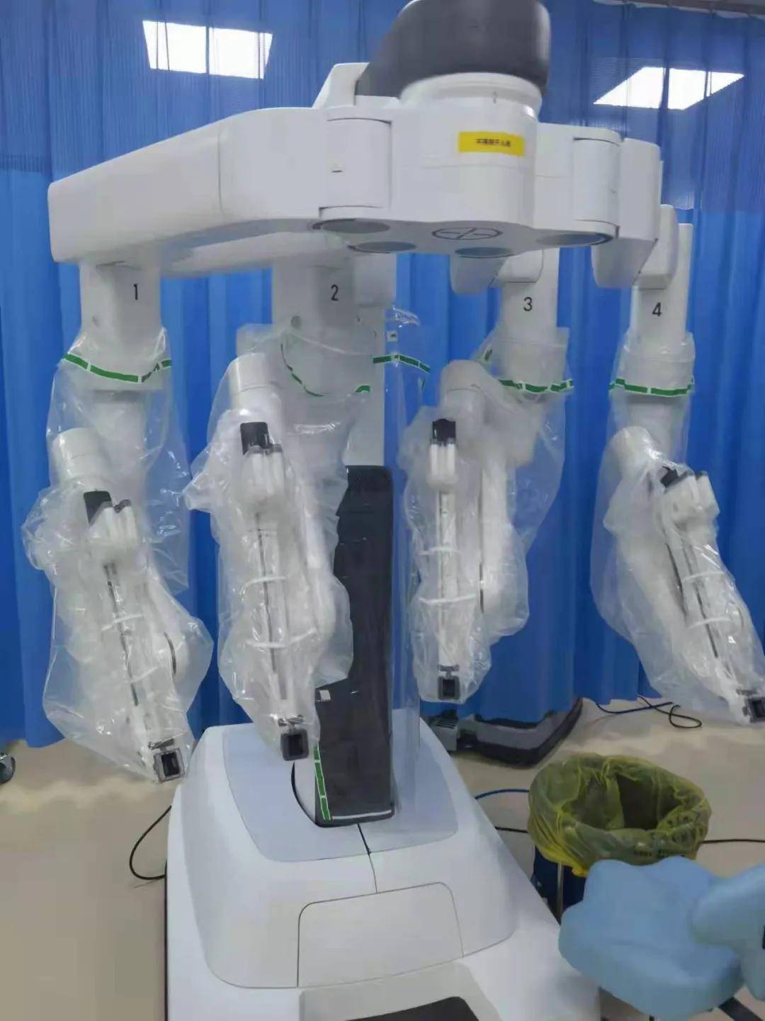 优质手术机器人“工资”更高