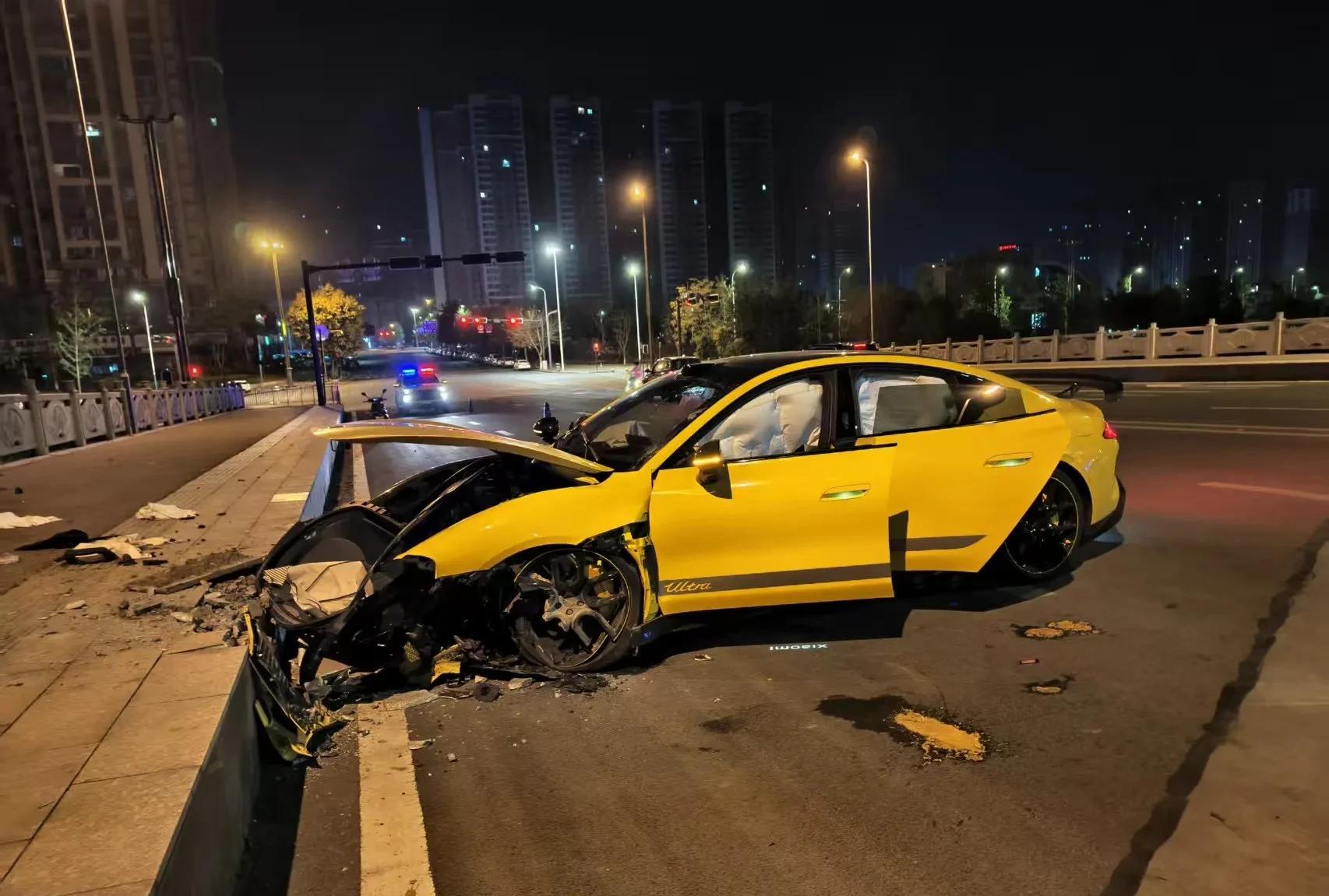 小米回应两起汽车着火事故