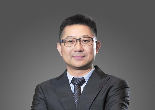 论争中的张维迎：一个古典自由主义者的自白 | 我们的四分之一世纪