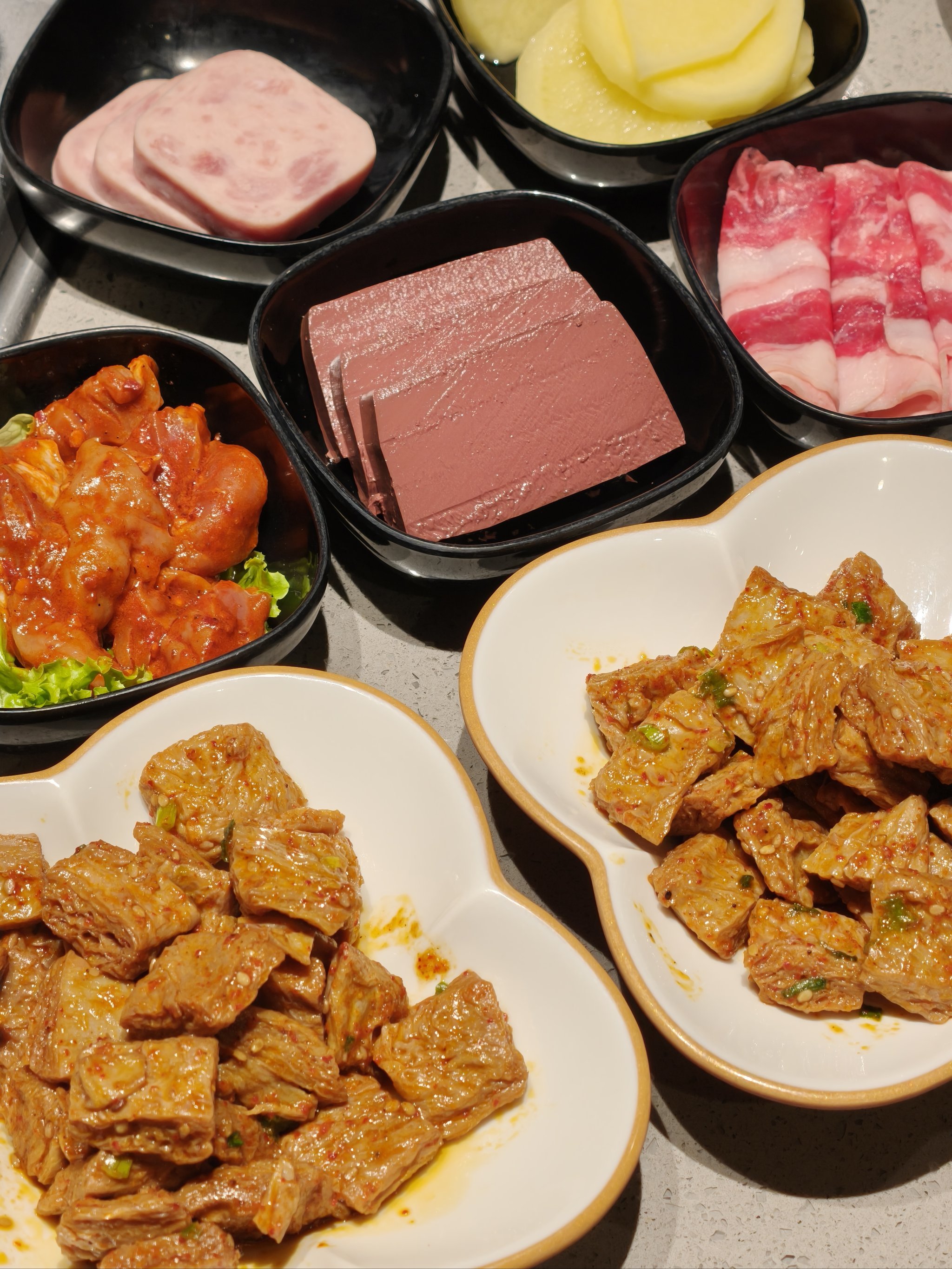 寒潮来袭火锅消费升温 海底捞近期客流增长明显